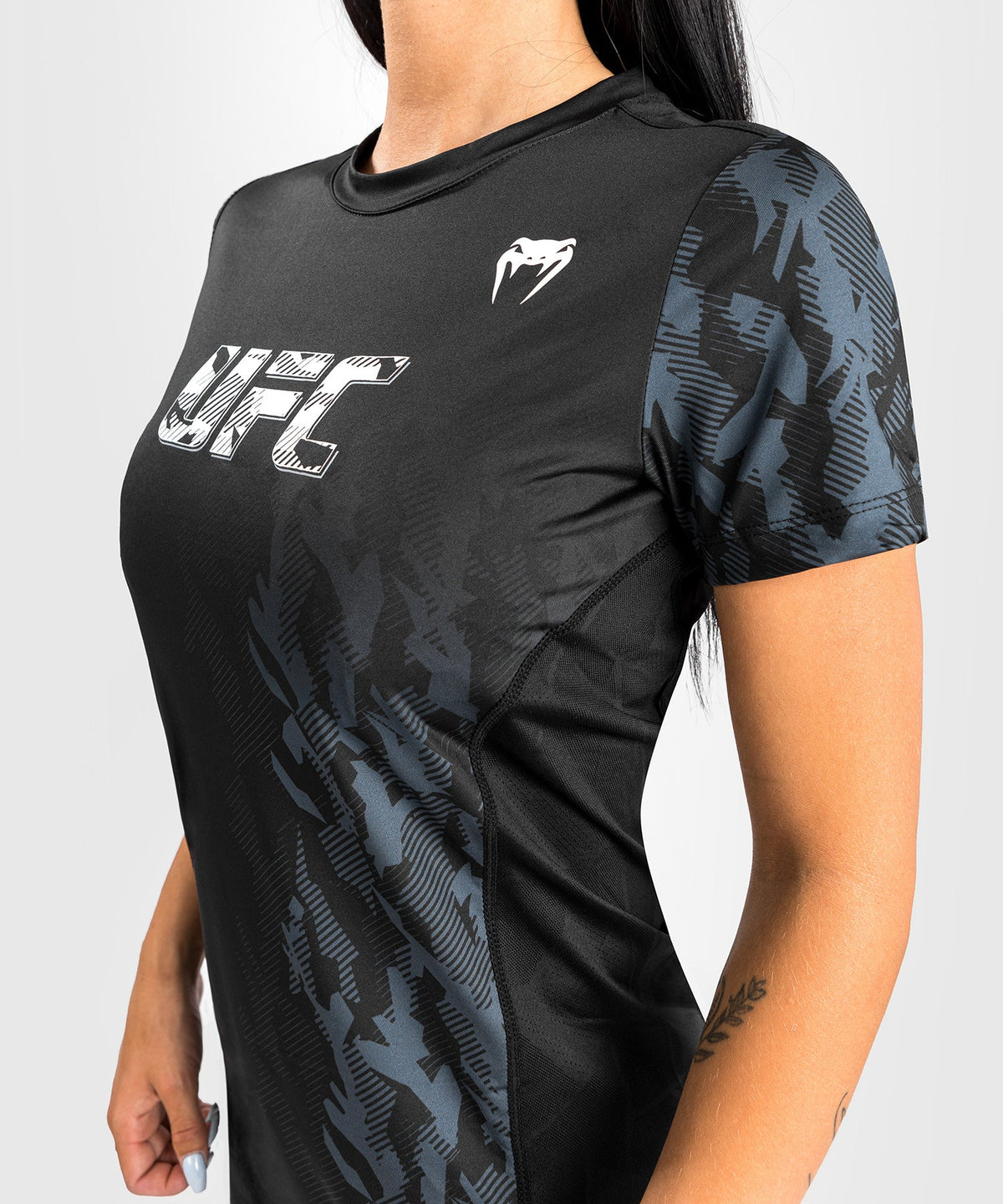 Women's UFC Venum Authentic Fight Week Short Sleeve Technical T-Shirt - Black