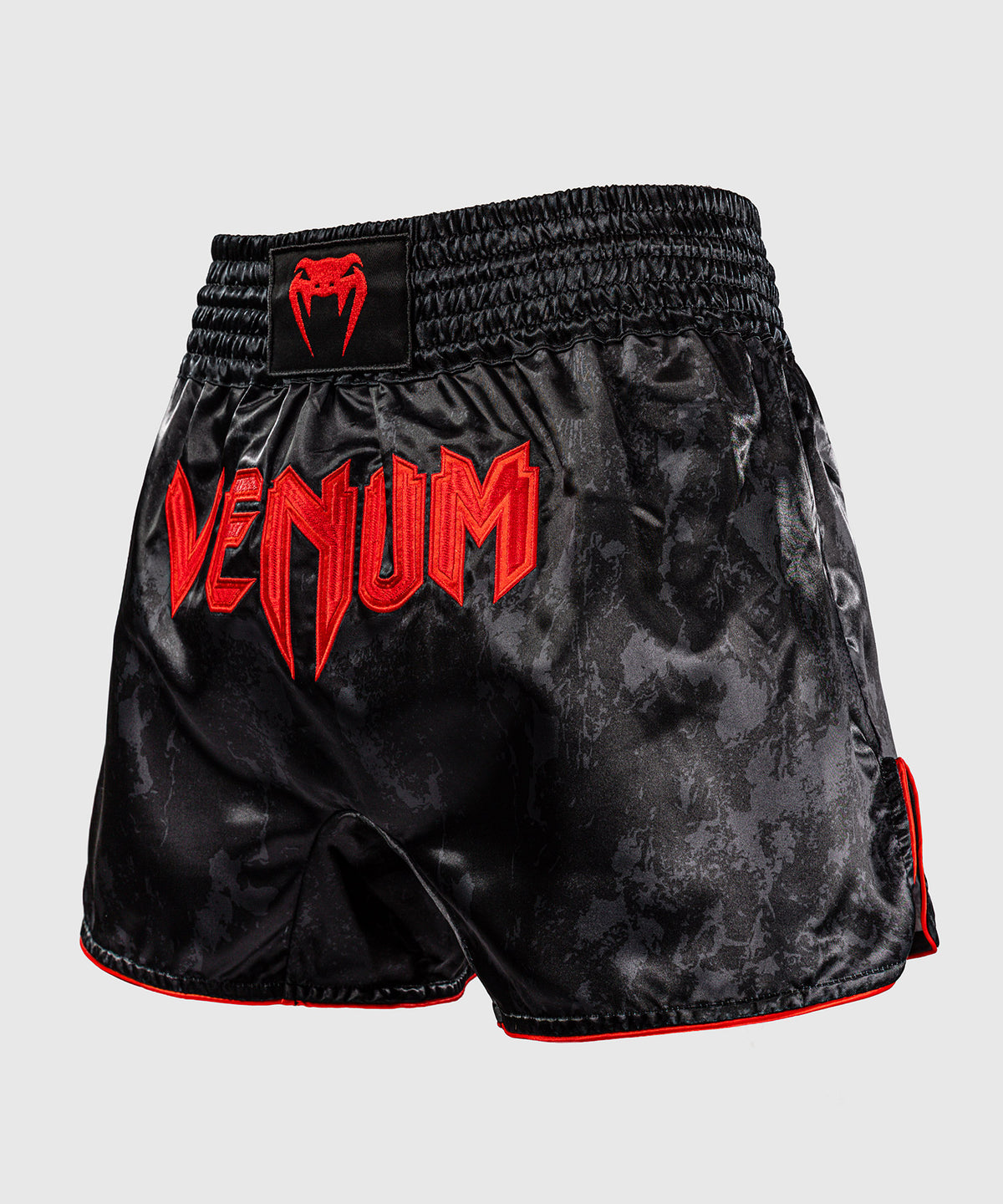 Venum x Batman Muay-Thai-Shorts - Schwarz/Rot
