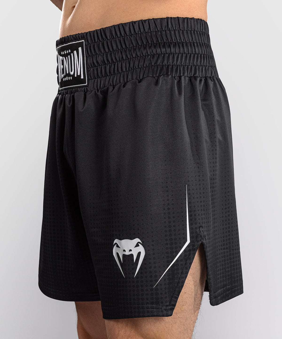 Short de Boxe Venum Stealth – Noir/Blanc