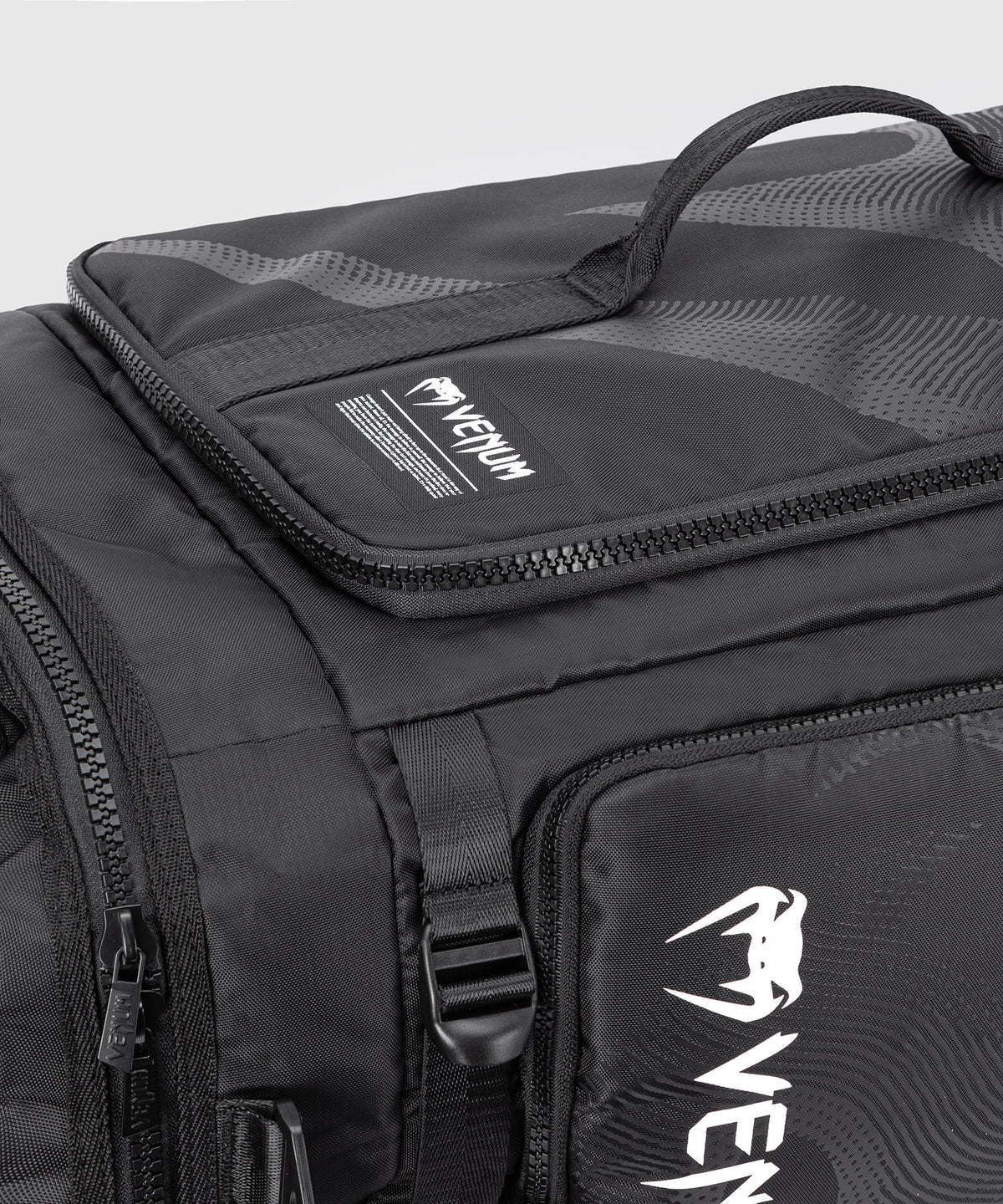 Venum Shockwave Sporttasche convertible (60L) - Schwarz