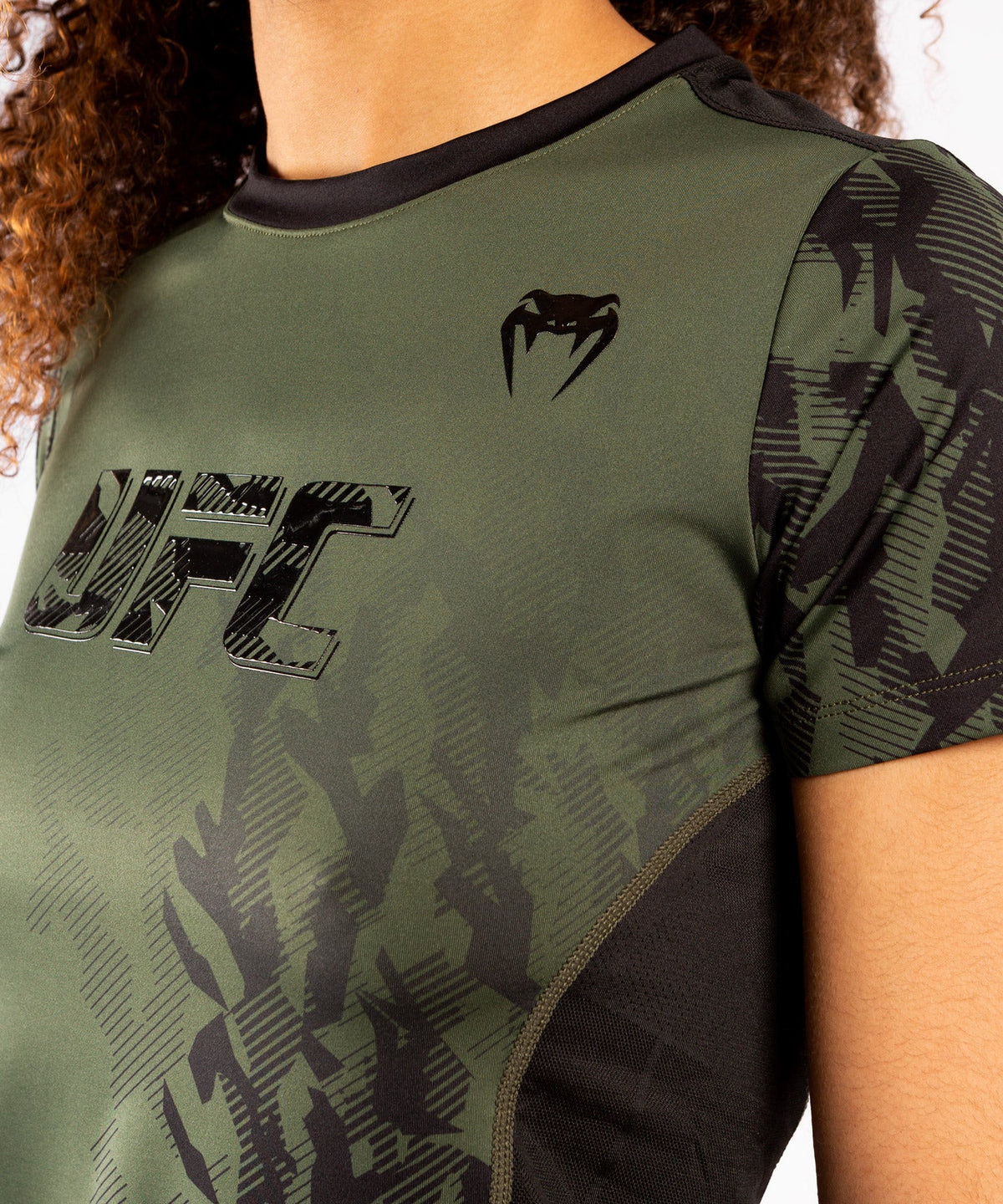 Women's UFC Venum Authentic Fight Week Technisches T-Shirt mit kurzen Ärmeln - Khaki