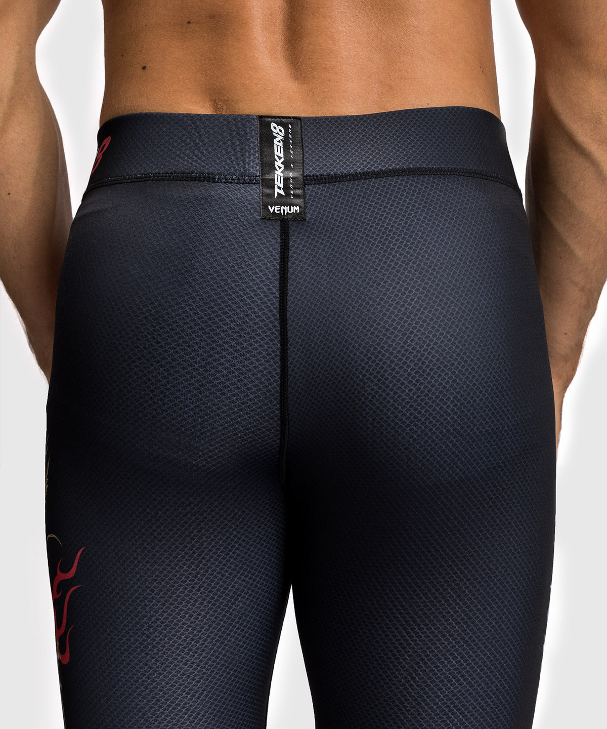 Venum x TEKKEN 8 - Marshall Law Spats - Schwarz/Rot/Gold