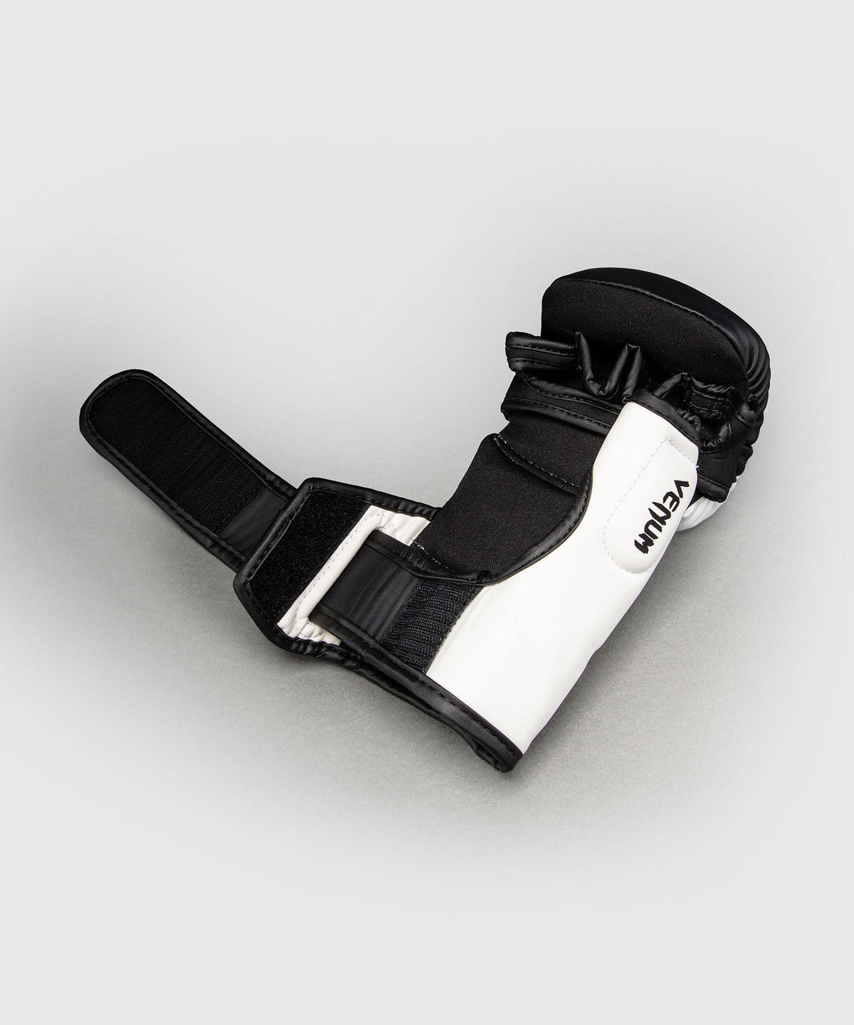 Venum Attack 2.0 Guanti da Sparring – Nero/Bianco