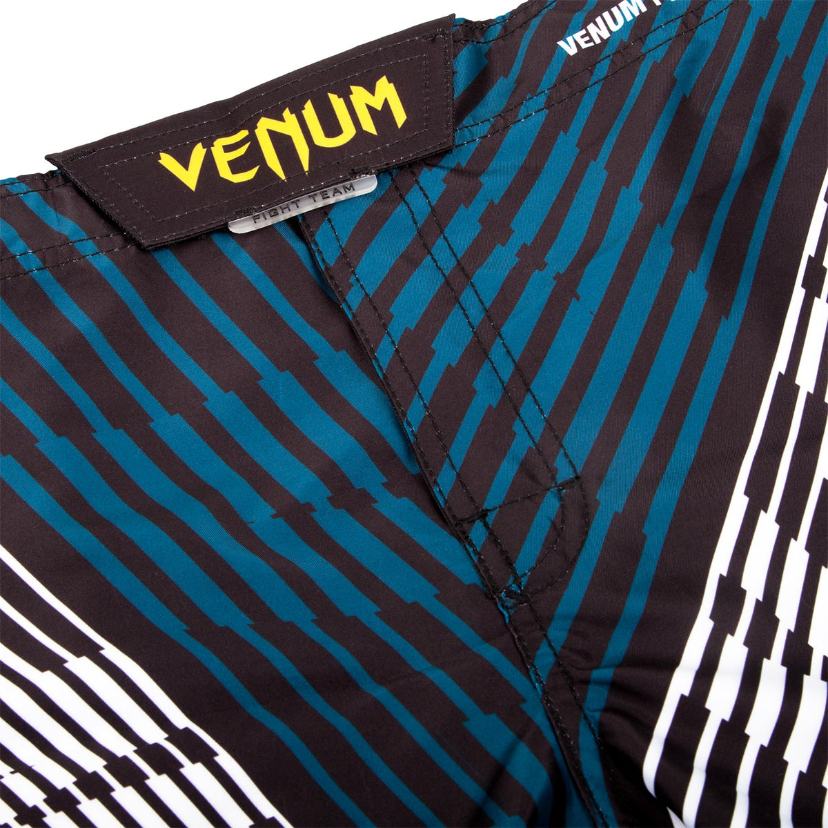 Venum Plasma short fightshorts - Black/Yellow