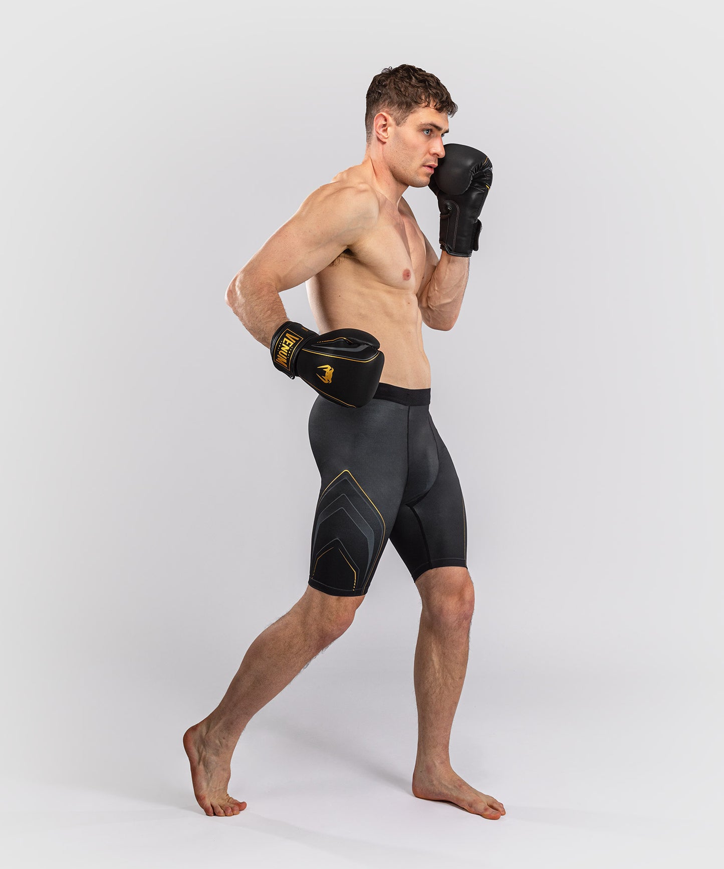 Venum Streamline Kompressionsshort – Schwarz/Gold