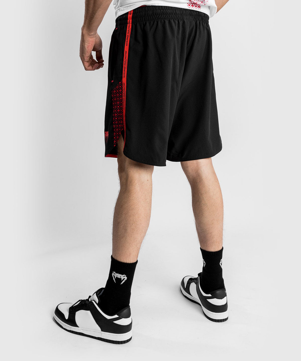Venum Performance Institute UFC Training Shorts - Schwarz/Rot