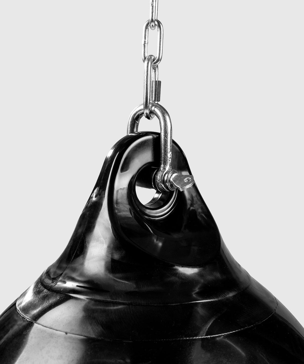 Venum Waterimpact 340 Wassergefüllter Boxsack – Schwarz