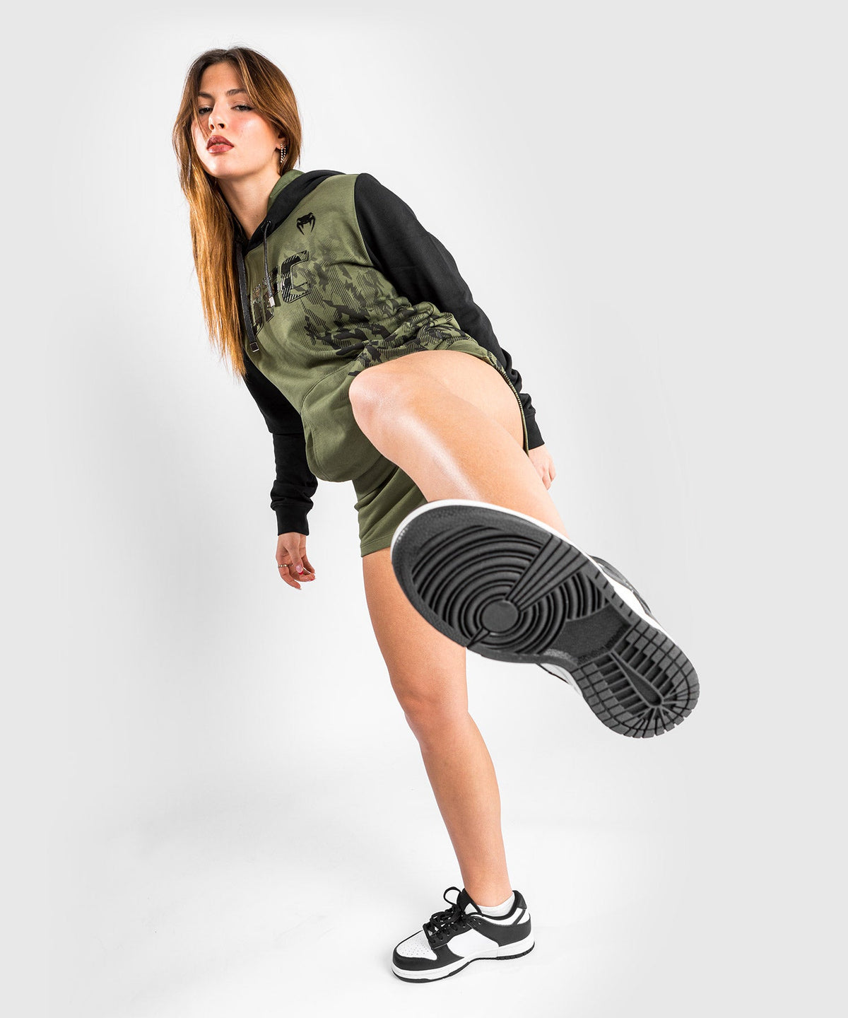Frauen UFC Venum Authentic Fight Week Kapuzenpullover - Khaki