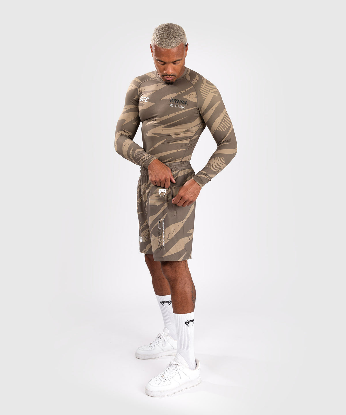 UFC Adrenaline By Venum Fight Week Performance Pantalón Corto para Hombre - Desert Camo