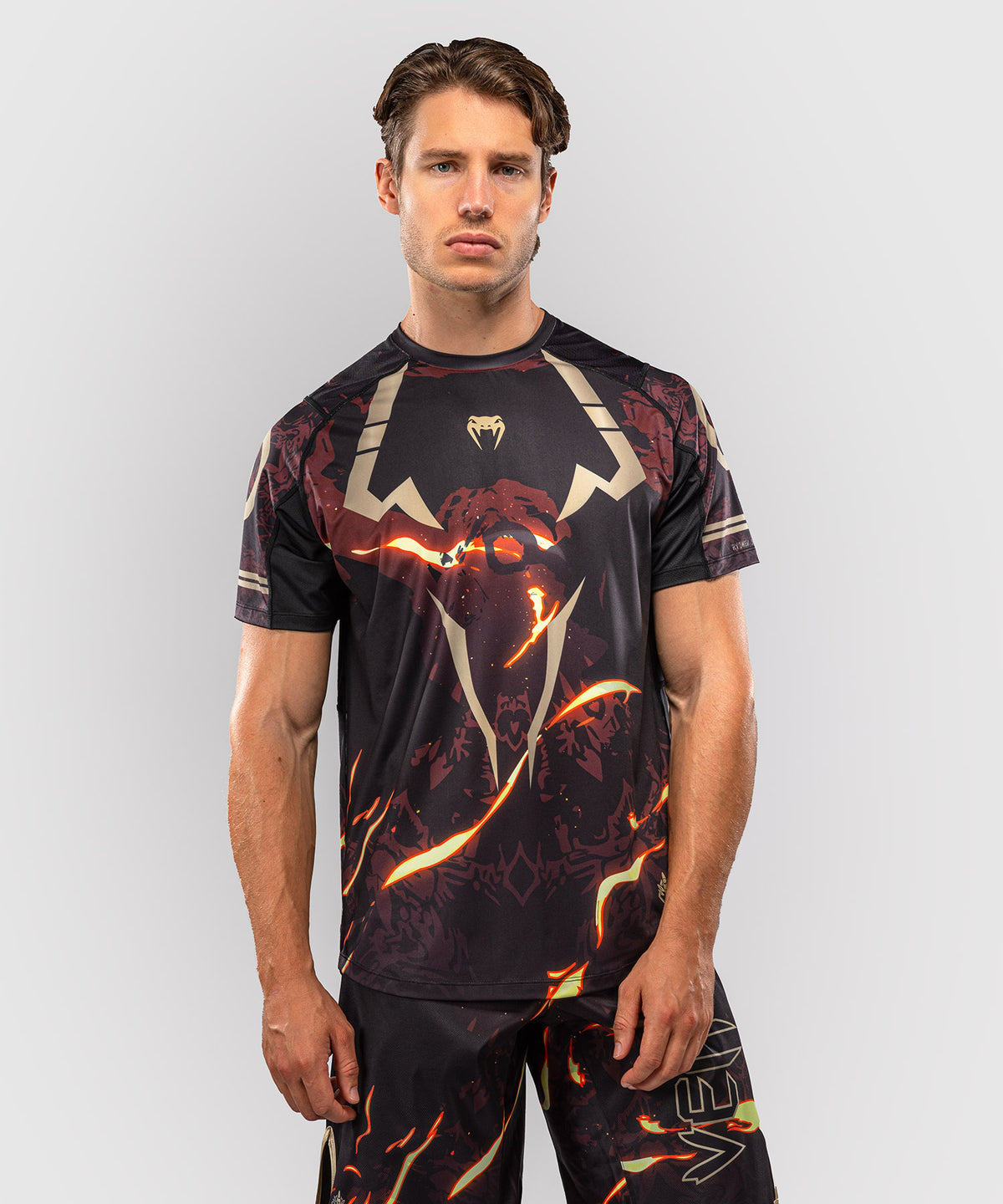 Jujutsu Kaisen x Venum Sukuna Maglietta Dry Tech – Nero/Beige Chiaro