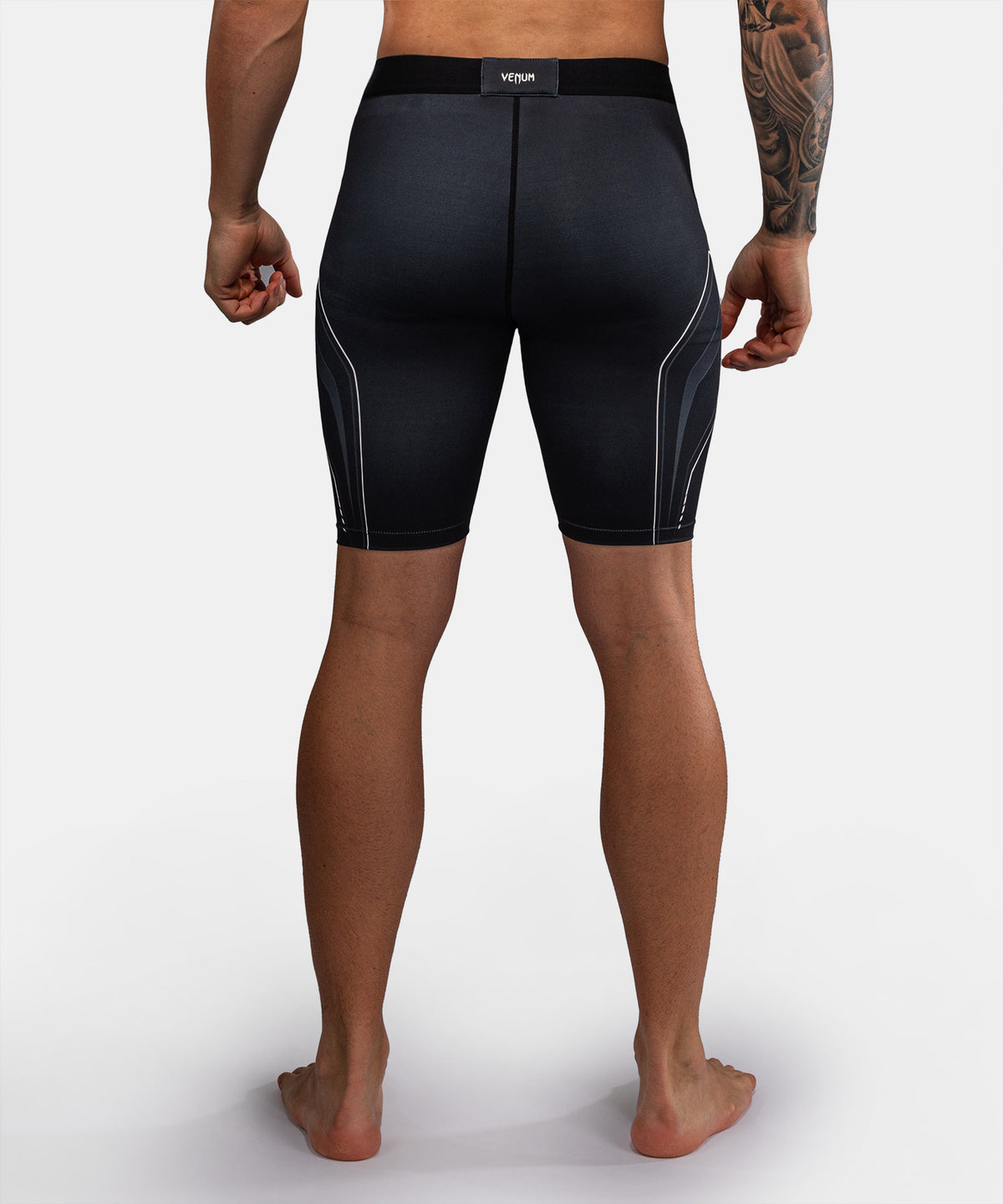 Venum Streamline Pantaloncini a Compressione – Nero/Bianco
