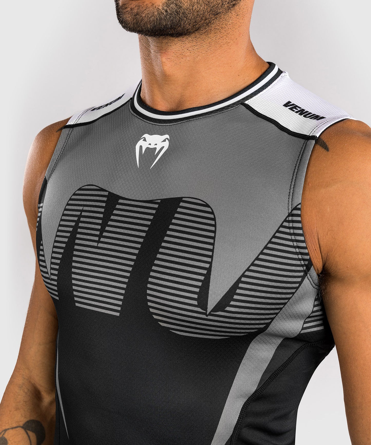 Rashguard Sans Manches Venum Adrenaline – Noir/Gris Argenté