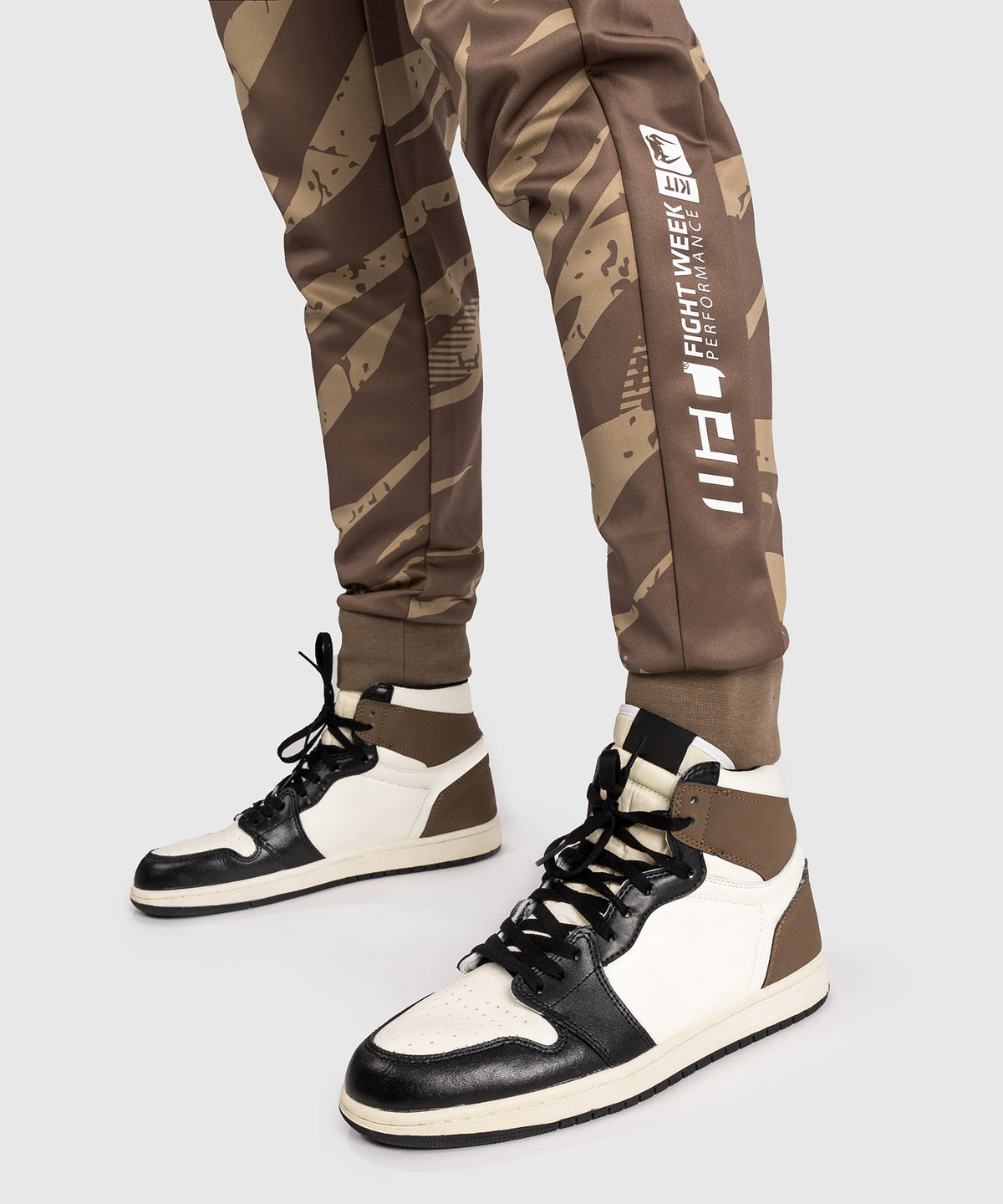 UFC Adrenaline by Venum Fight Week Herrenhose - Desert Camo