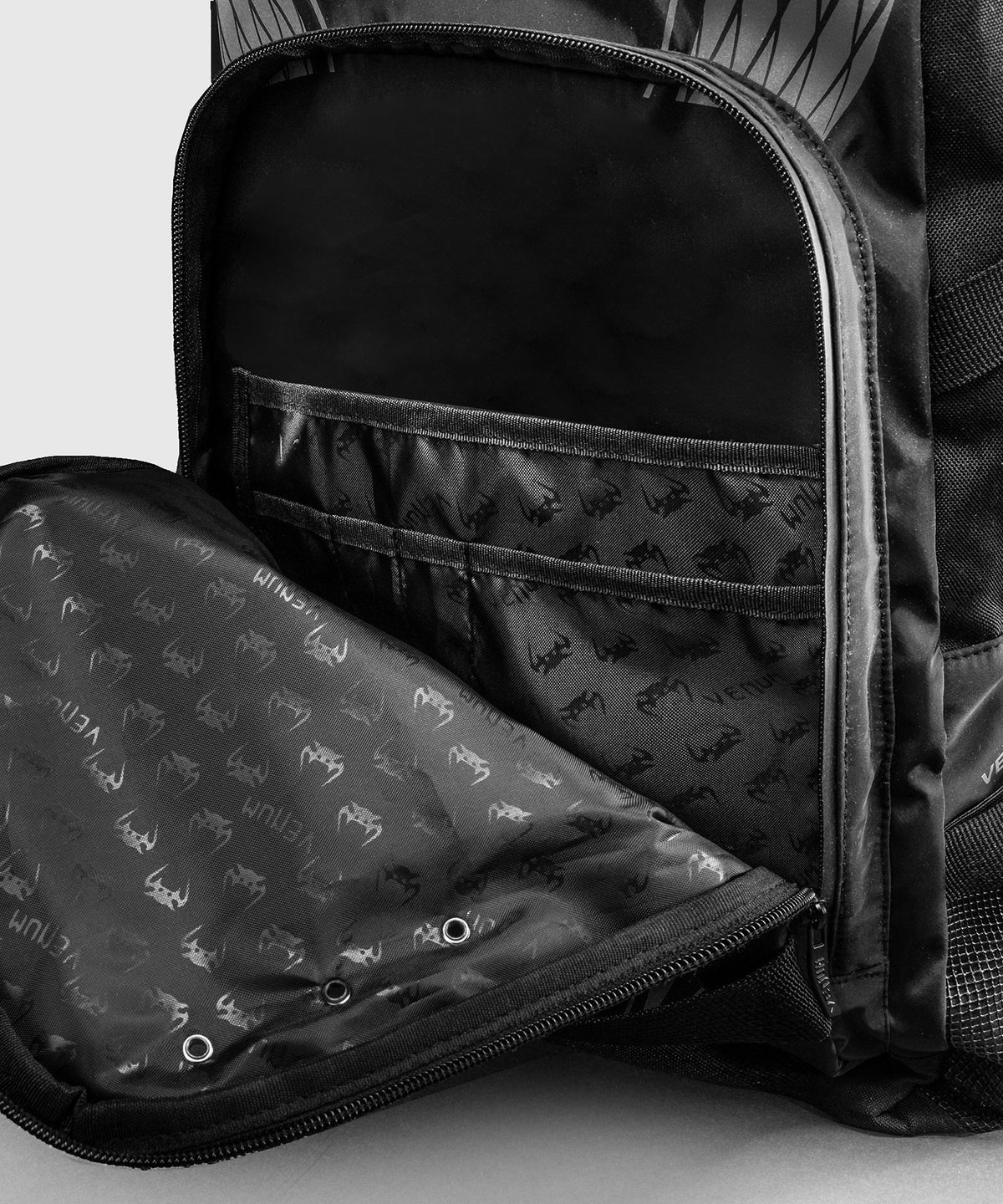Venum Amazonia Reborn Rucksack (15-25 L) - Schwarz/Grau