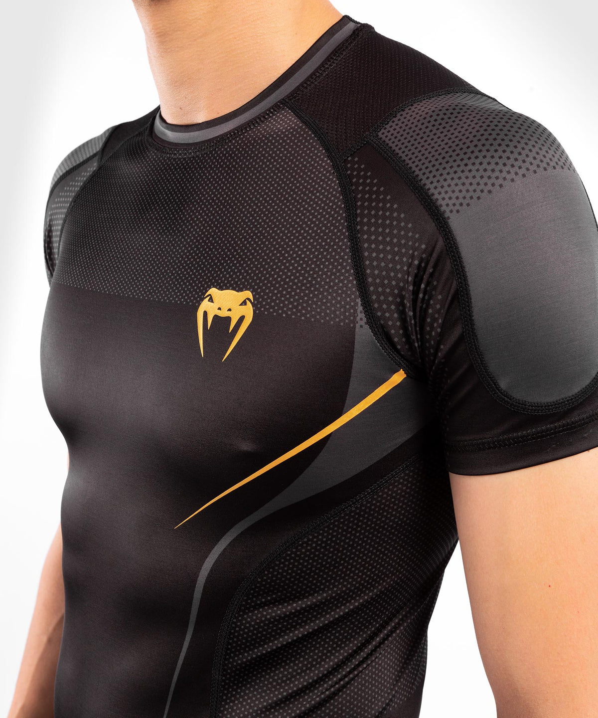T-Shirt de Compression Venum Athletics - Manches Courtes – Noir/Or