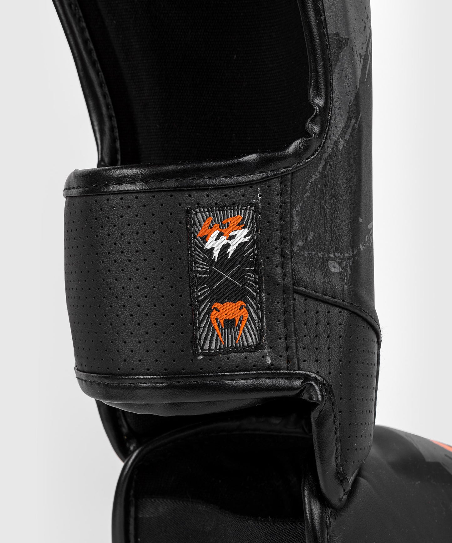 Venum S47 Schienbeinschützer - Schwarz/Orange