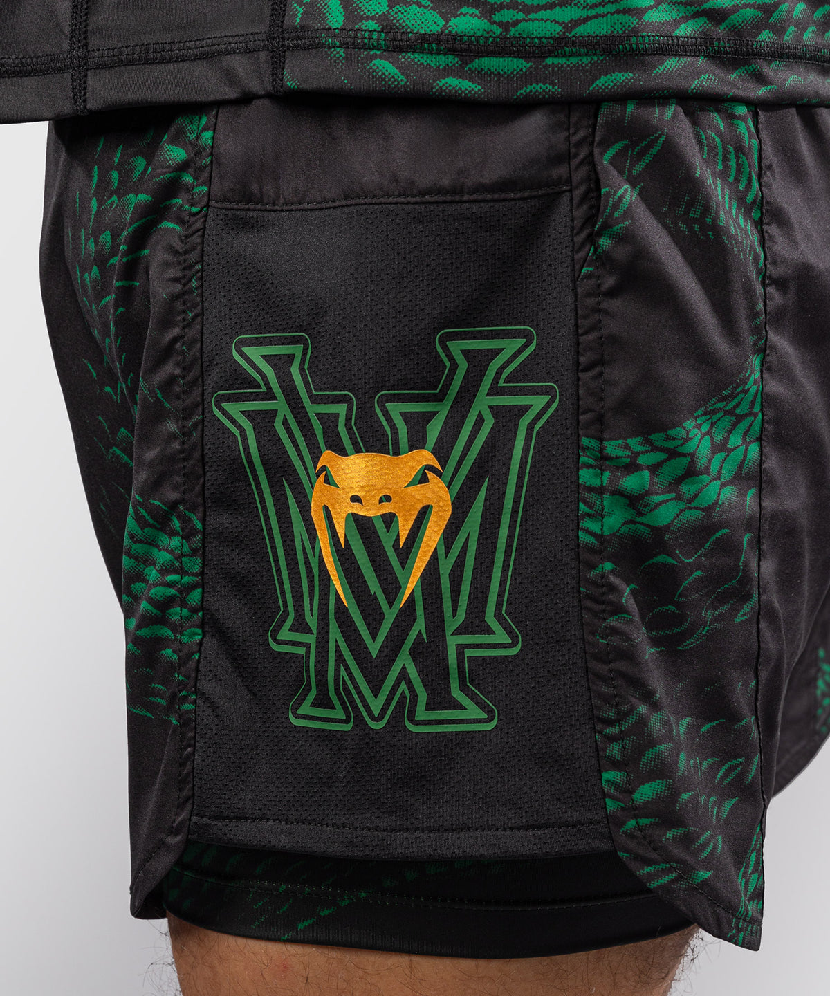 Venum Matupa Short de Entrenamiento - Negro/Verde/Oro