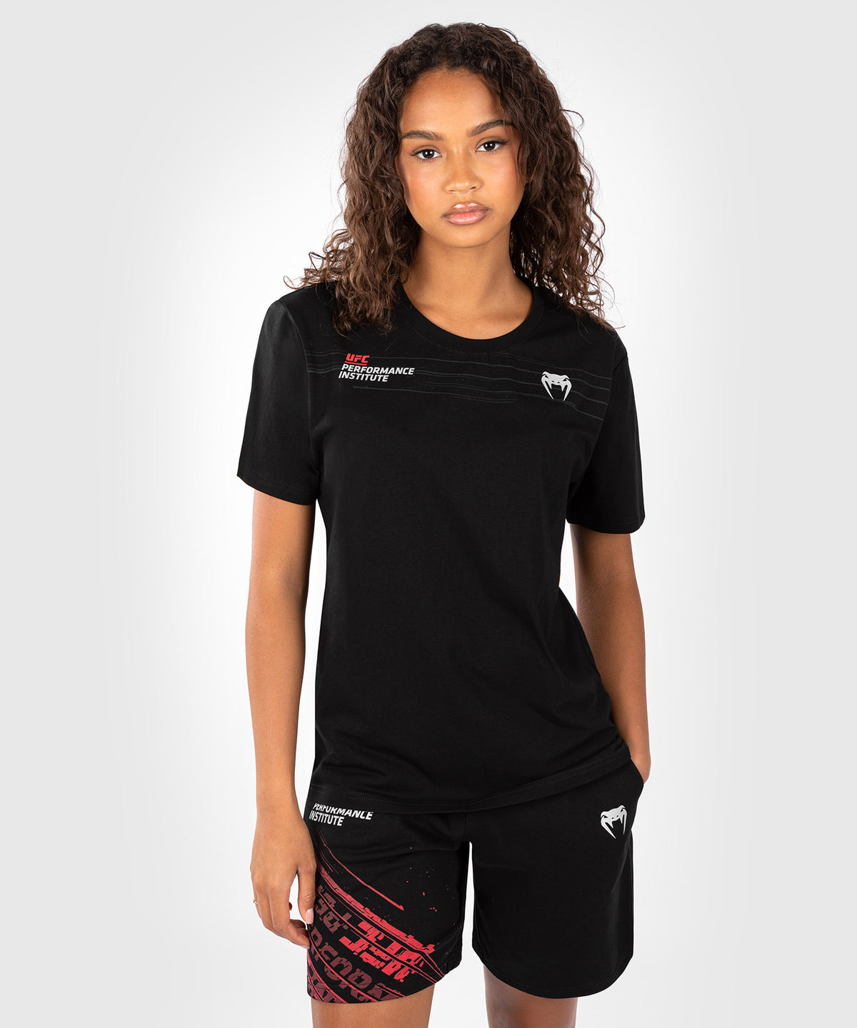 UFC Venum Performance Institute 2.0 Camiseta de mujer - Negra/Roja
