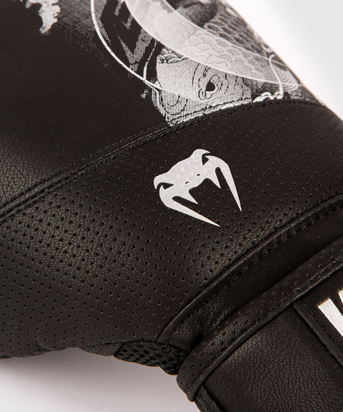Venum YKZ21 Boxhandschuhe - Schwarz/Silber