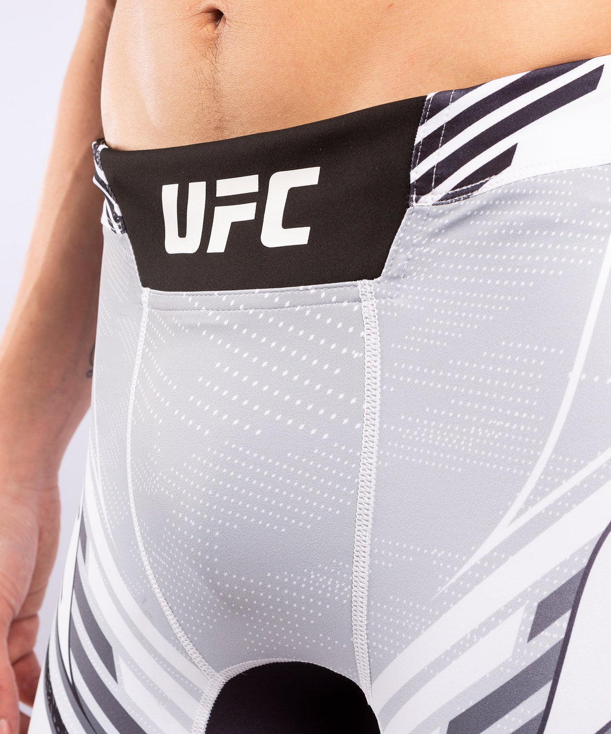 Venum Pro Line Herren UFC Kompressionsshorts - Weiß
