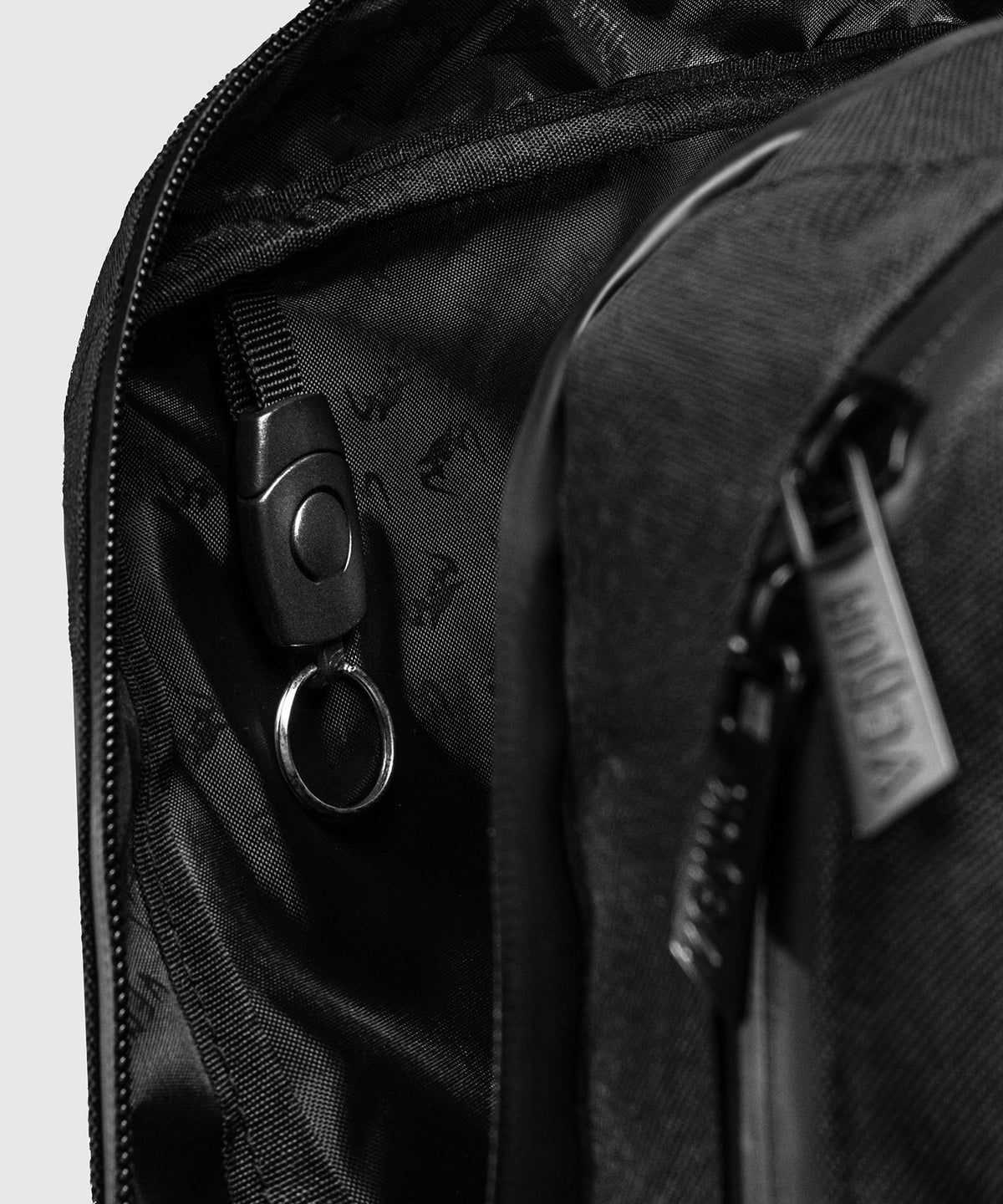 Venum Amazonia Reborn Rucksack (15-25 L) - Schwarz/Grau