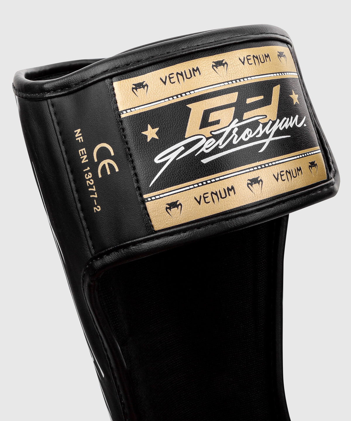 Venum Petrosyan Schienbeinschoner - Schwarz/Gold