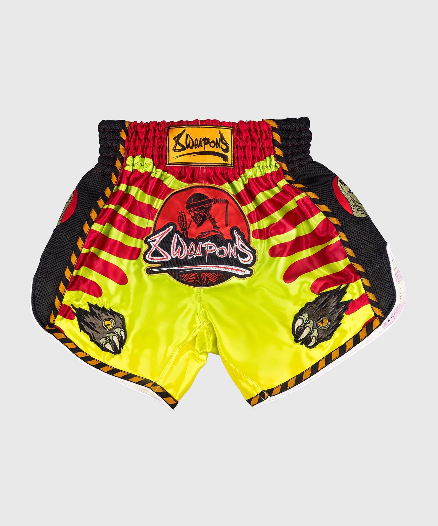 8 Weapons Jurassic Muay Thai Shorts - Grün/Rot