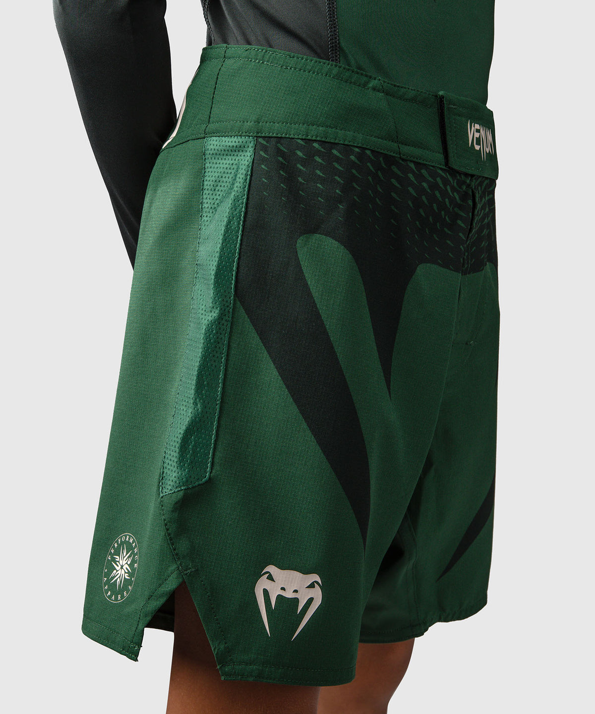 Venum Attack Kids Fightshorts - Waldgrün/Off-White