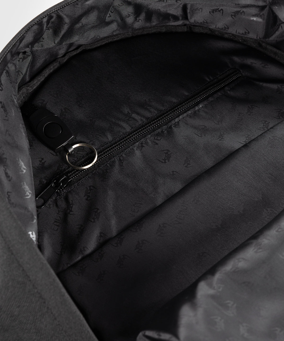 Venum Essential Mochila (20-25L) - Negro