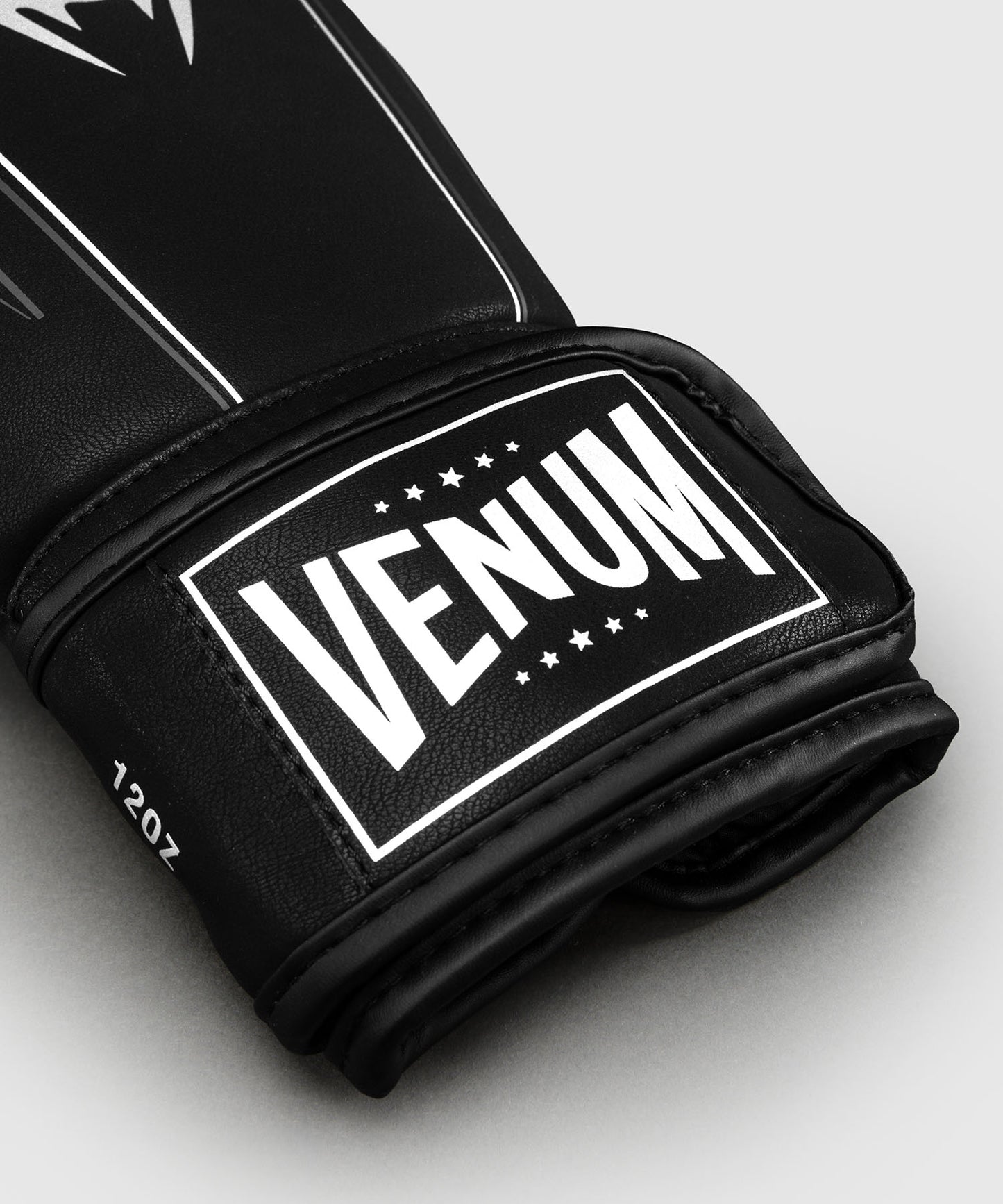 Venum Streamline Guantes de Boxeo – Negro/Blanco