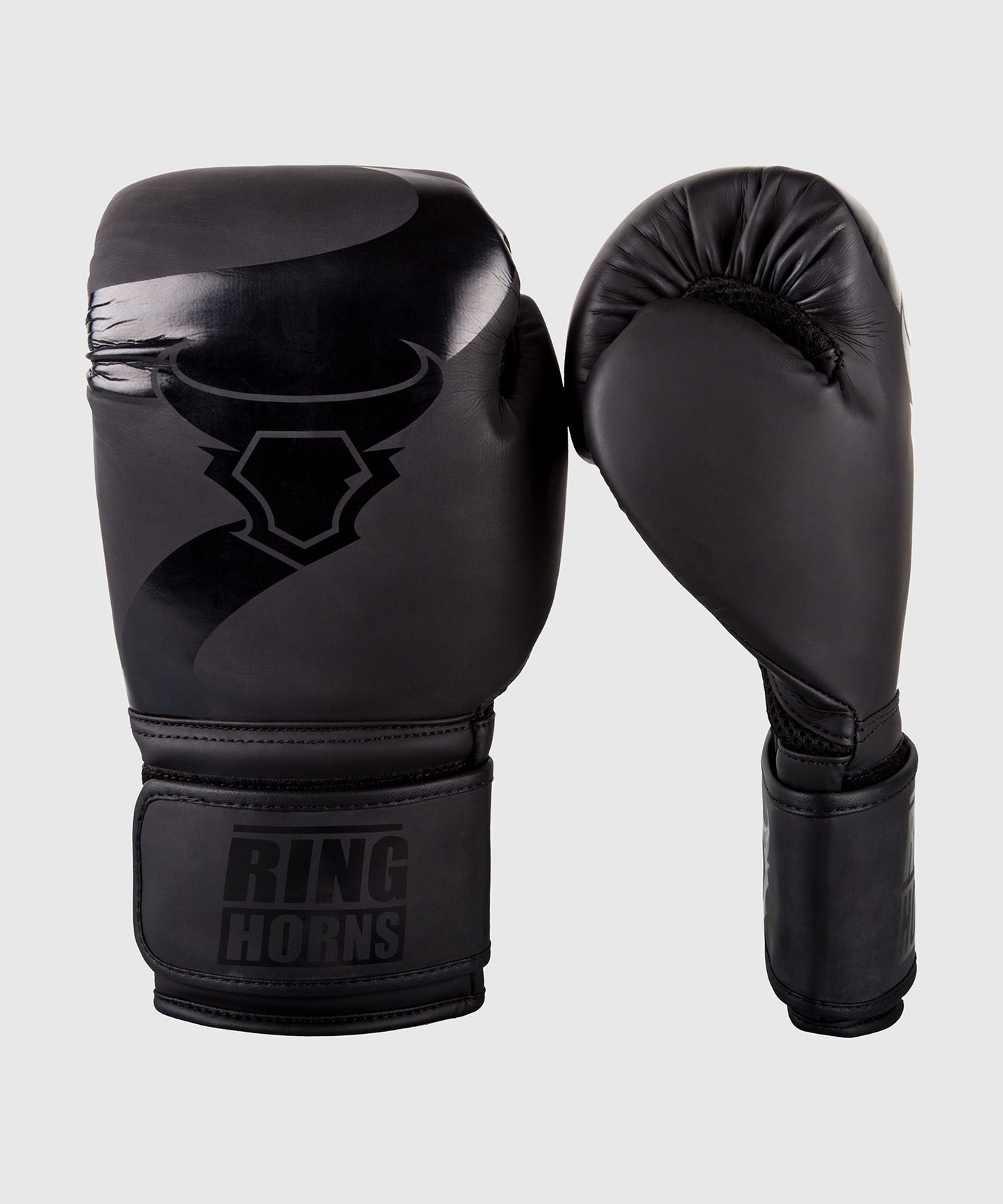 Ringhorns Charger by Venum Boxing Gloves – Nero/Nero