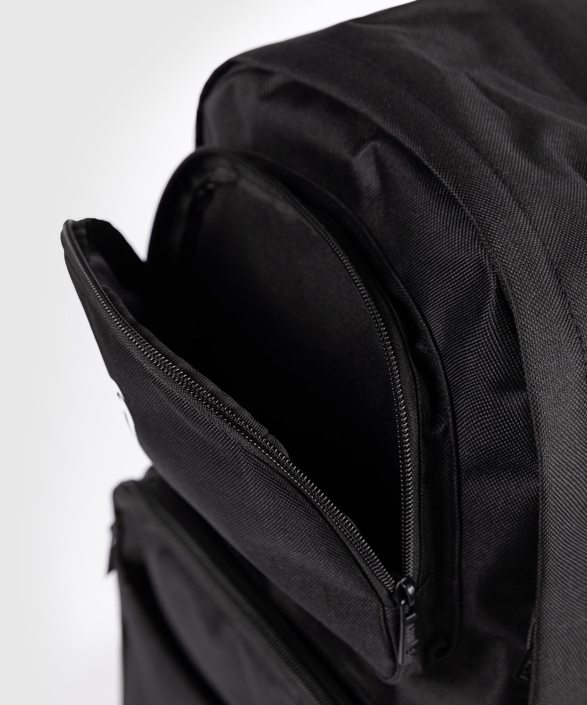 Venum Essential Mochila (20-25L) - Negro