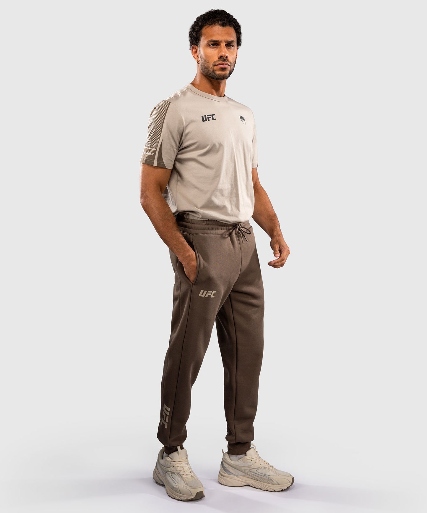 Venum UFC Unity by Venum Authentic Fight Week Herren-Baumwollhose - Braun