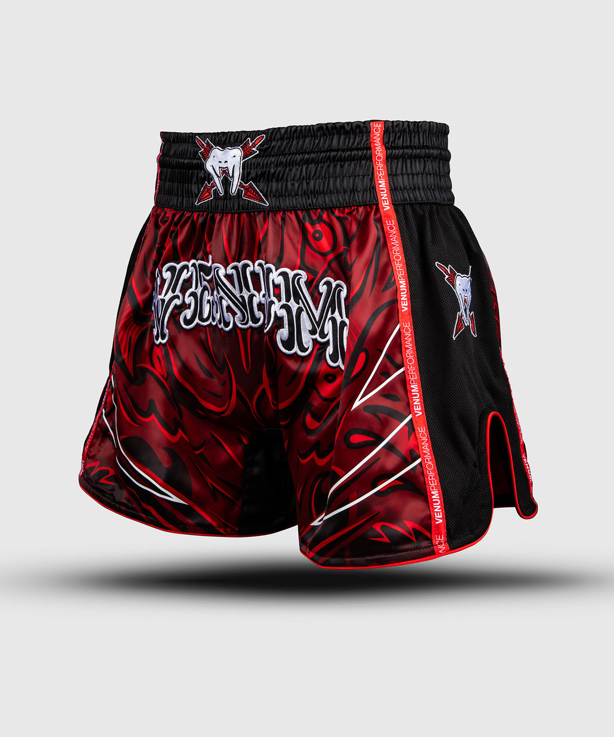 Venum Wolf Atak Muay-Thai-Shorts – Schwarz/Rot
