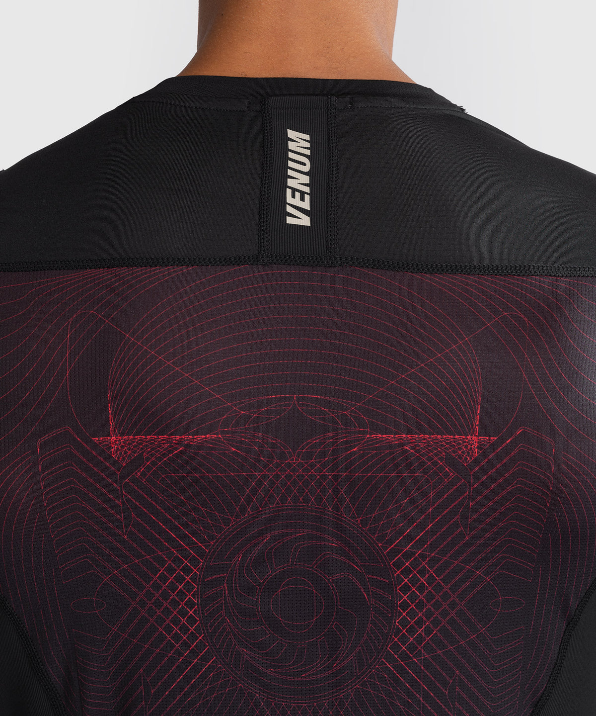 Venum G-Fit Air Rashguard a maniche Lunghe - Nero Profondo/Rosso Fuoco