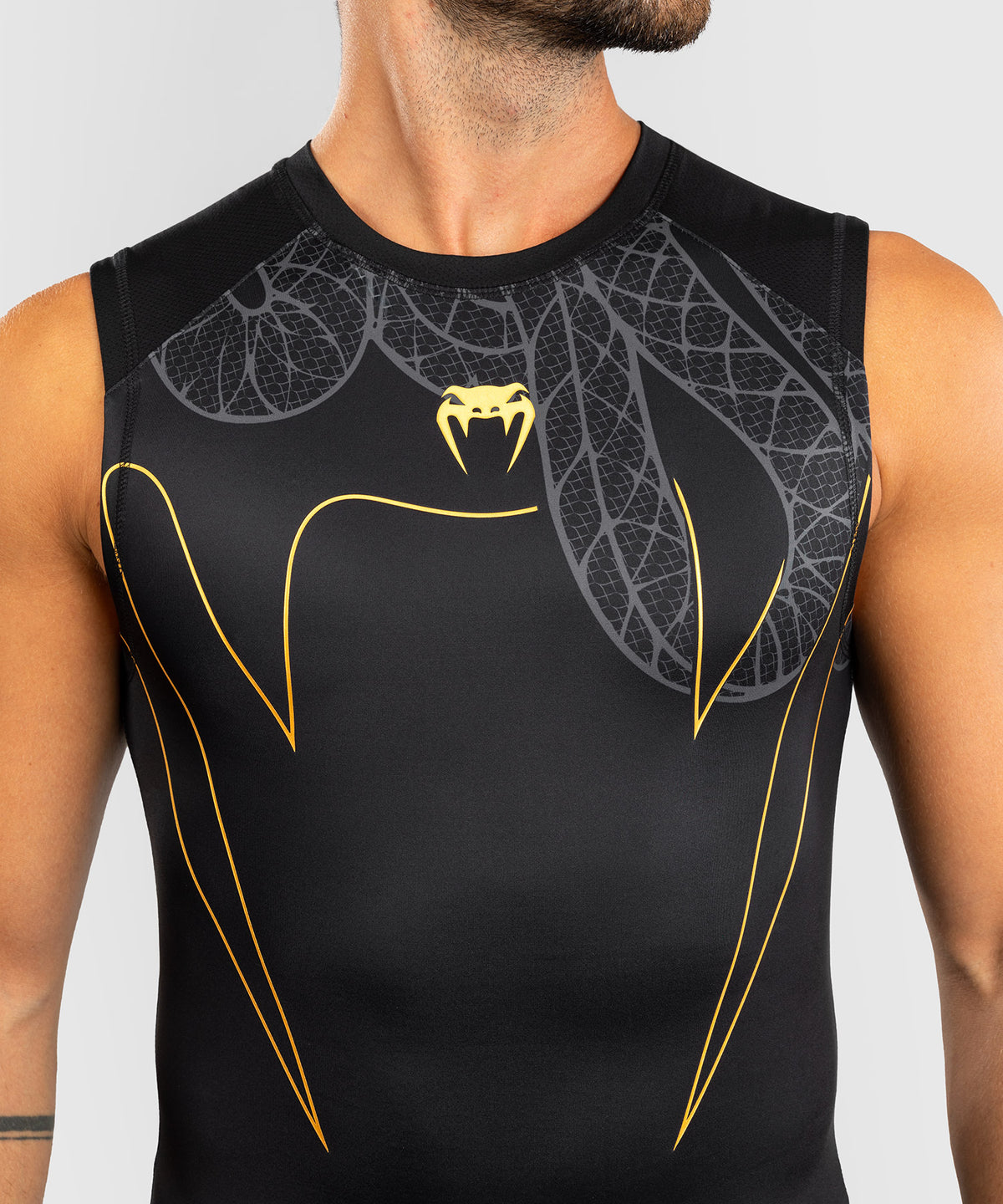 Venum Serpenti Ärmelloses Rashguard – Schwarz/Silber/Gold