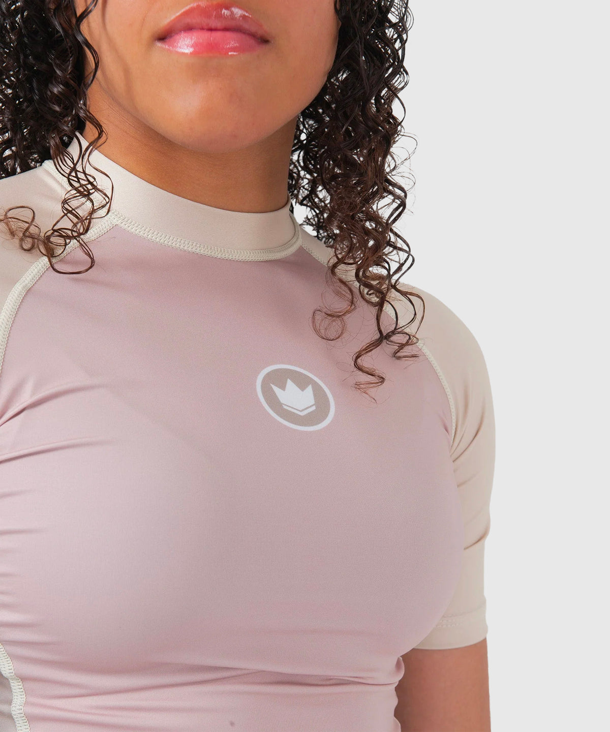 Kingz Terra Rashguard de Manga Corta para Mujer - Rosa/Beige