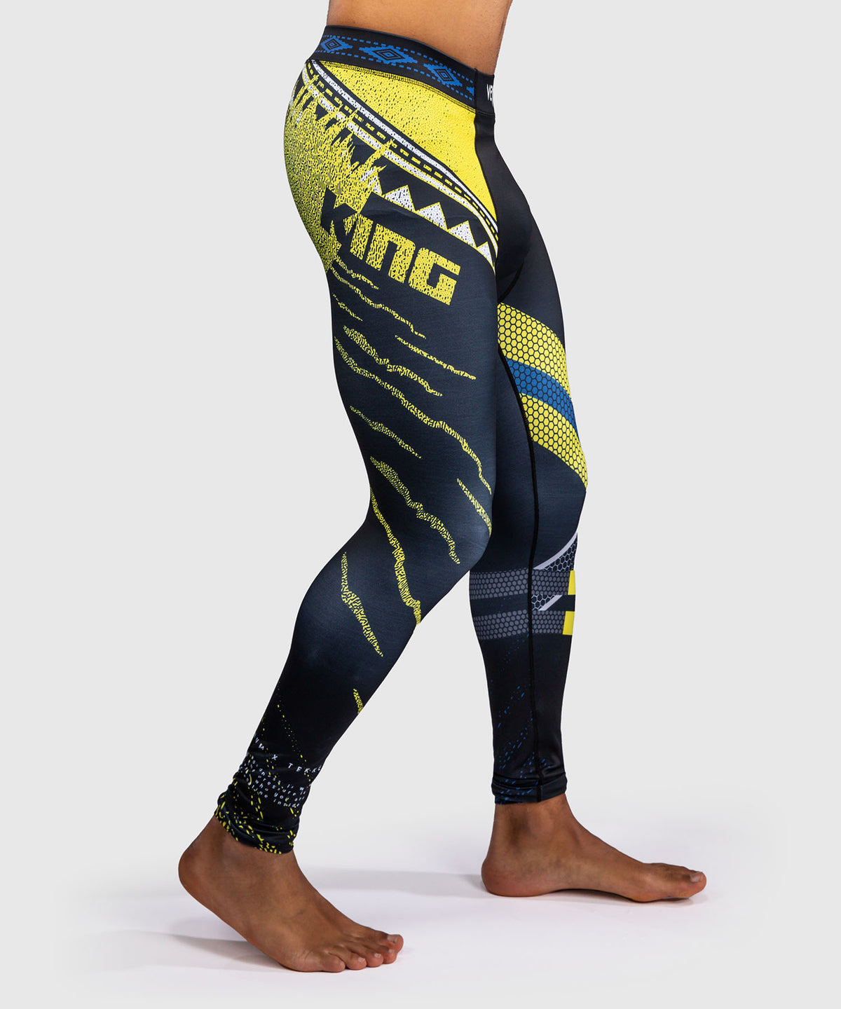 Venum x TEKKEN 8 Spats - King - Schwarz/Gelb