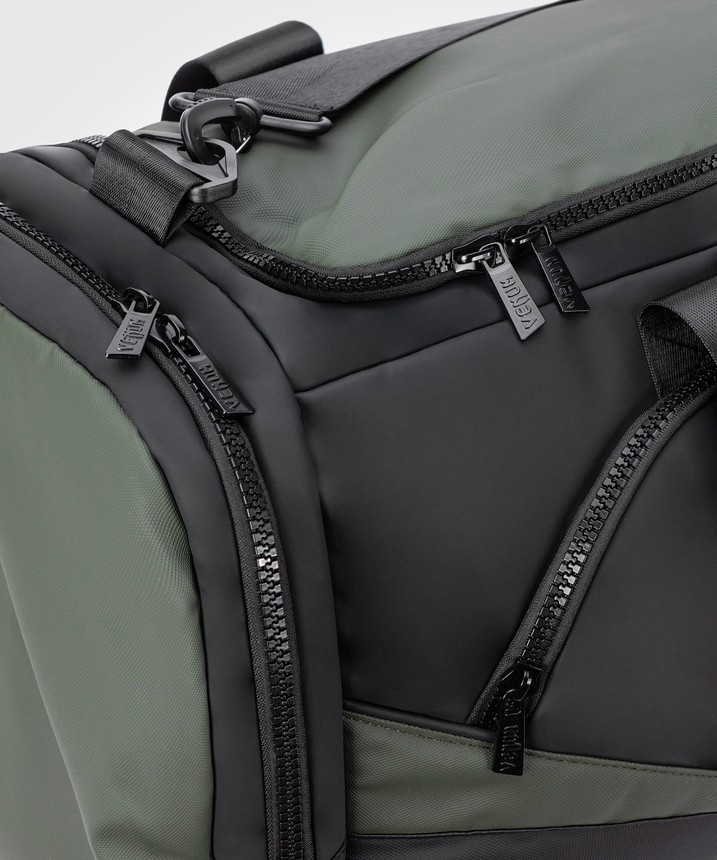 Venum Evo 2 Trainer Lite Bolsa de Deporte (55-63L) – Negro/Caqui