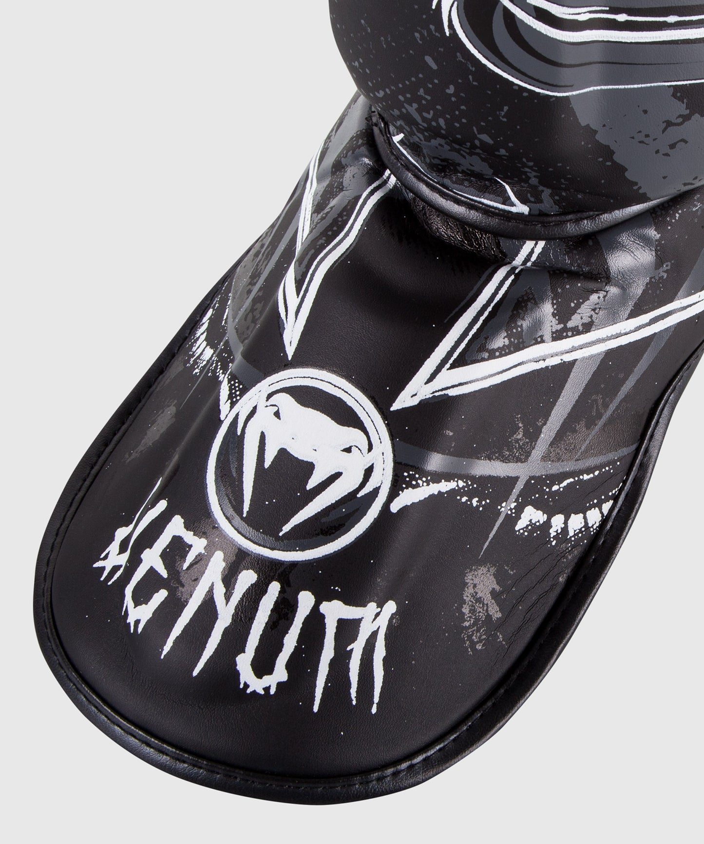 Venum Gladiator 3.0 Shin Guards - Black/White