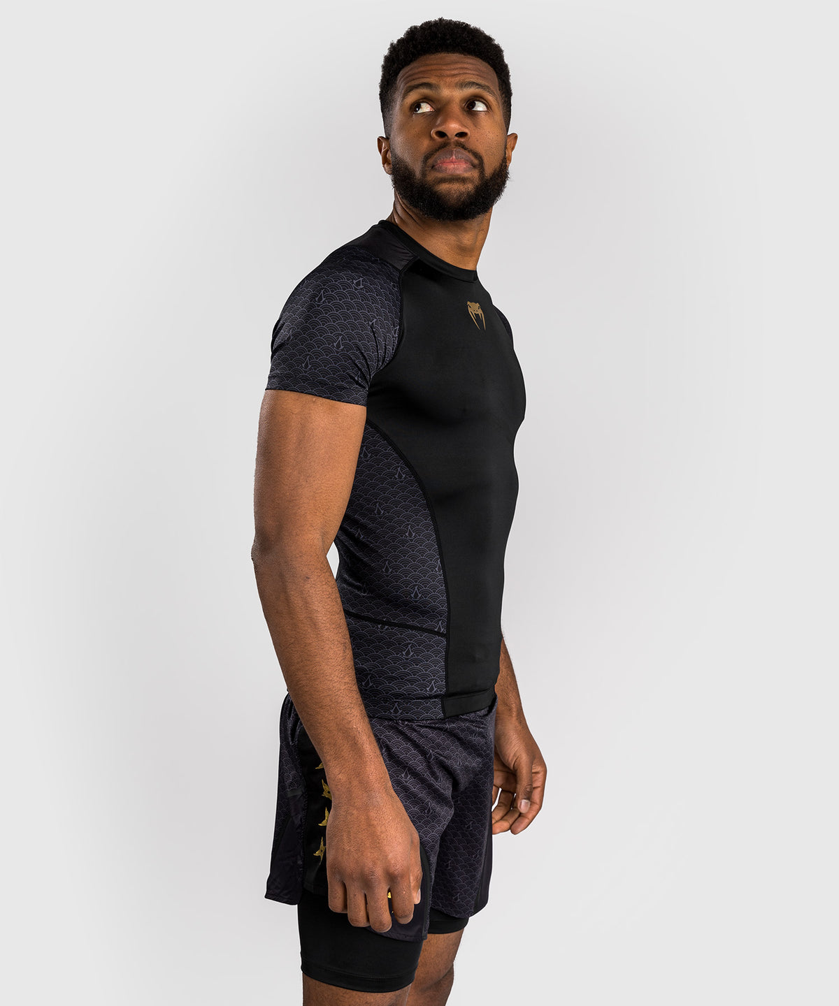 Venum x Assassin’s Creed Shadows Kurzärmeliger Rashguard für Männer - Schwarz
