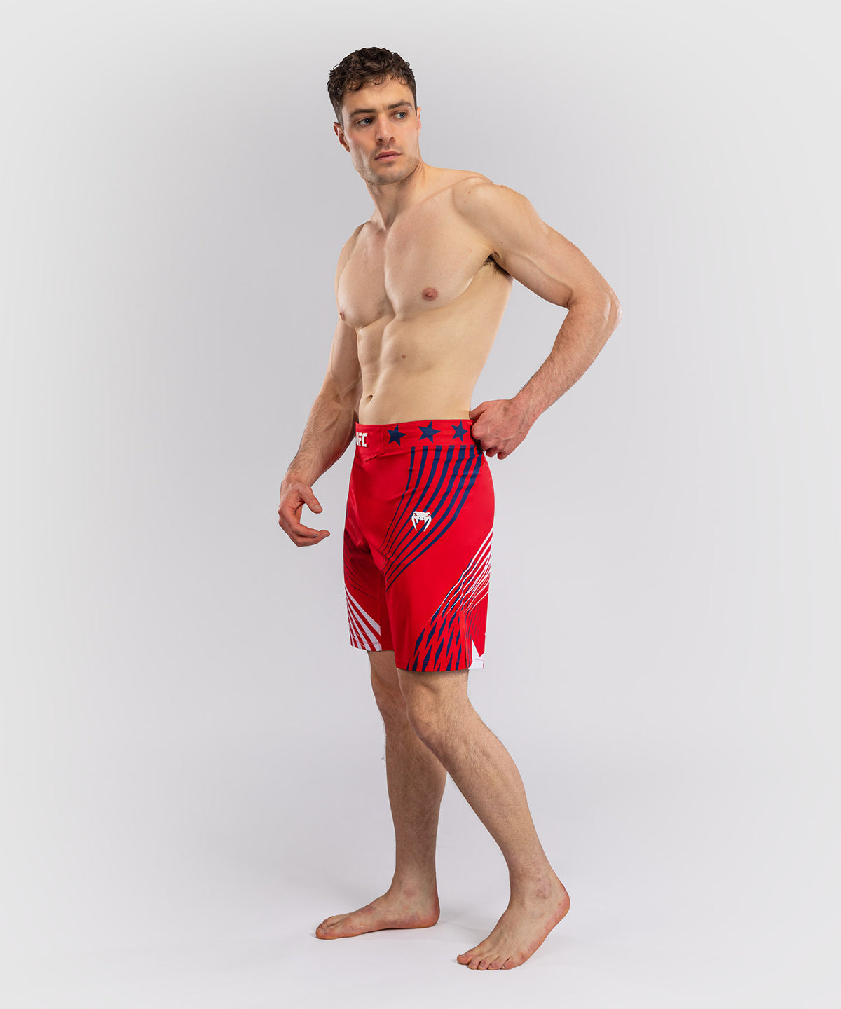 Official UFC Freedom 250 by Venum Authentic Fight Night Short de combat coupe longue pour homme - Rouge