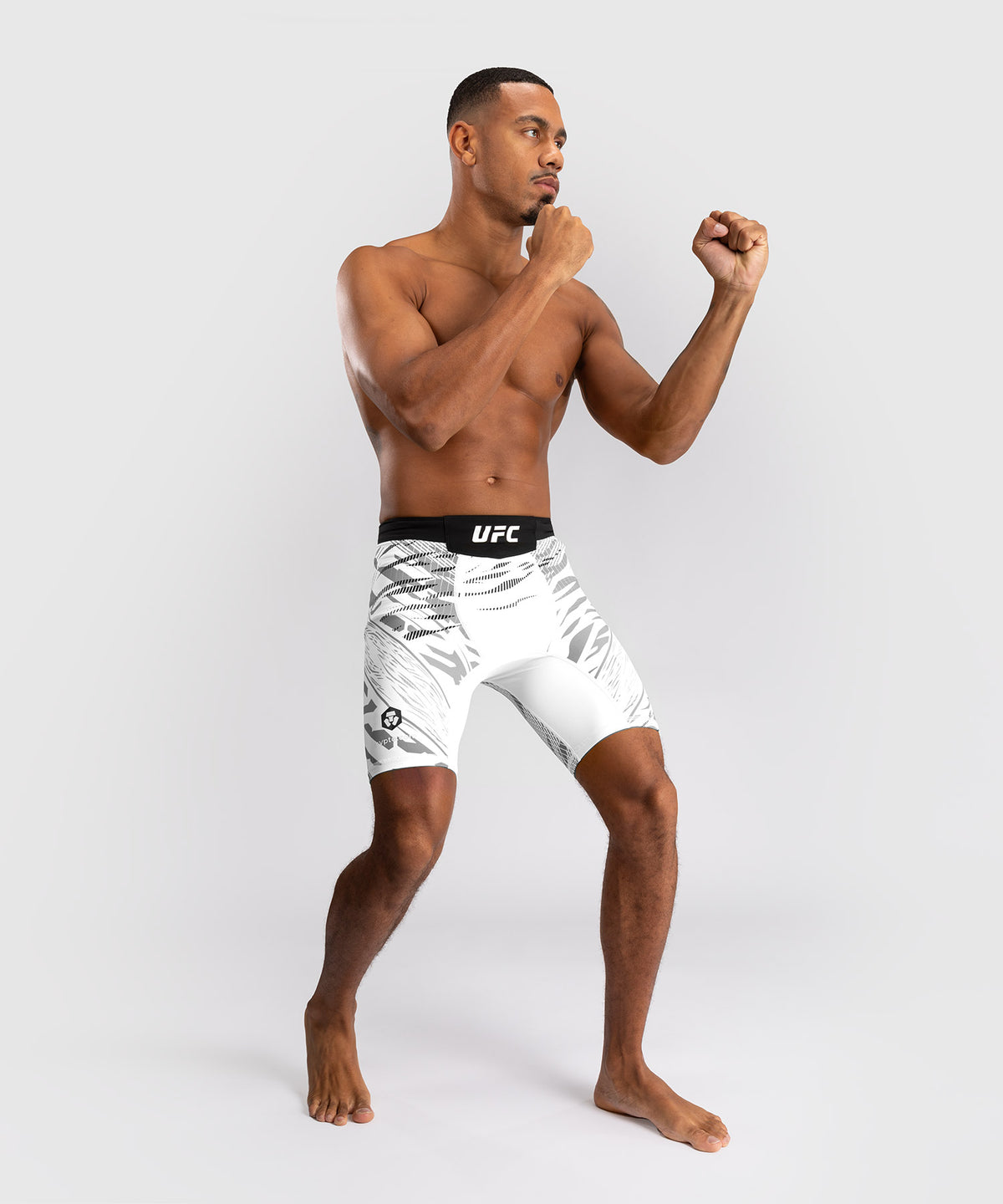 UFC Fusion by Venum Authentic Fight Night Vale Tudo Shorts para Hombre - Blanco