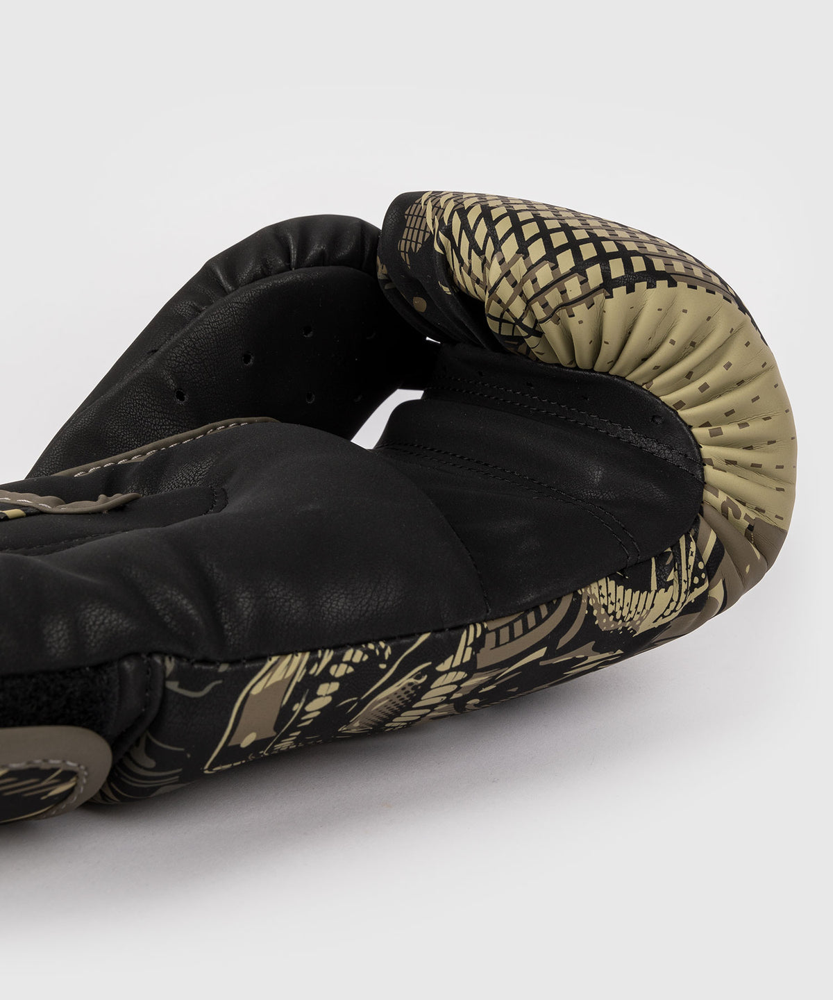 Gants de Boxe Venum Invader - Noir/Sable