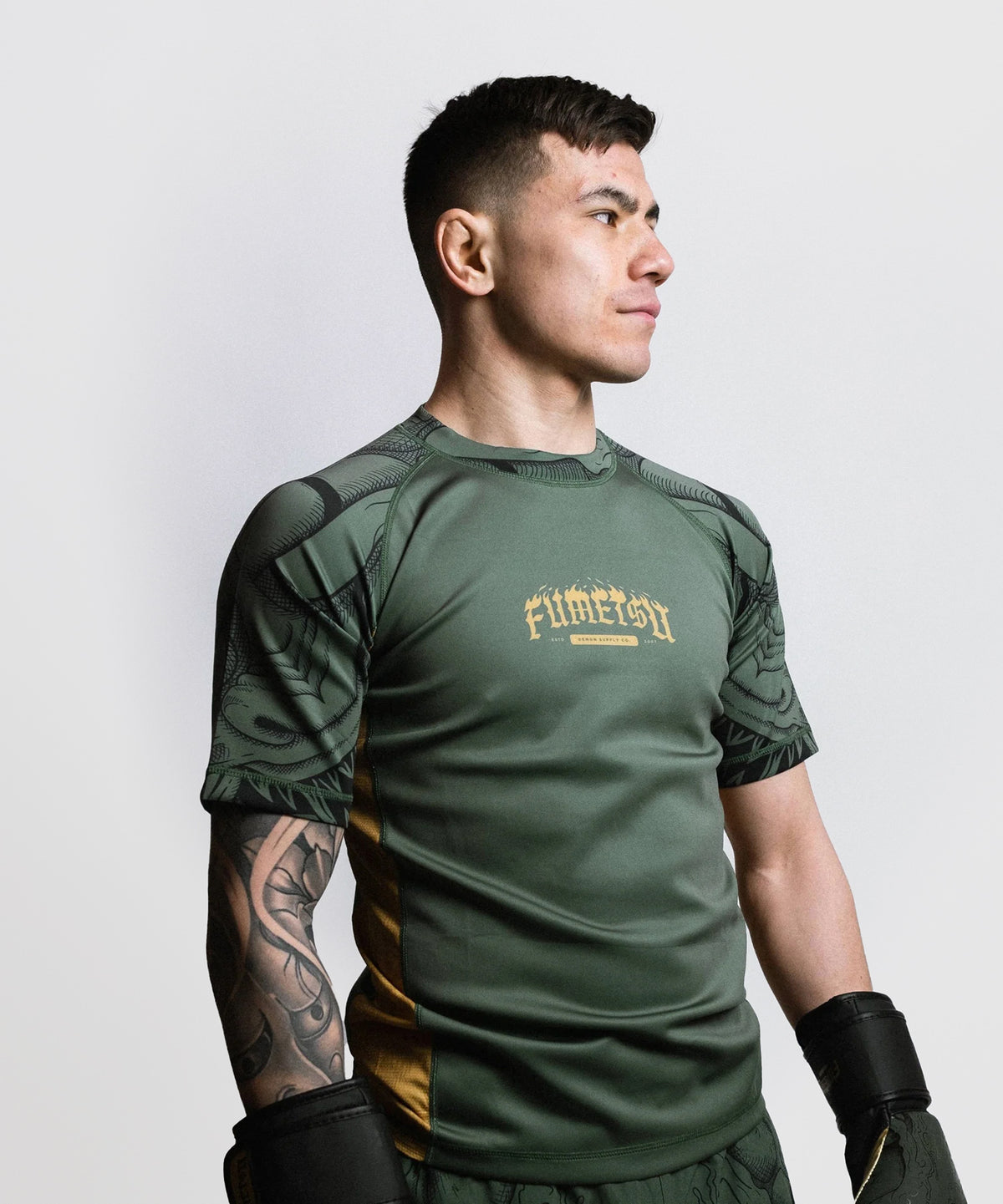 Fumetsu Oni Kurzarm-Rashguard - Khaki/Gold/Schwarz