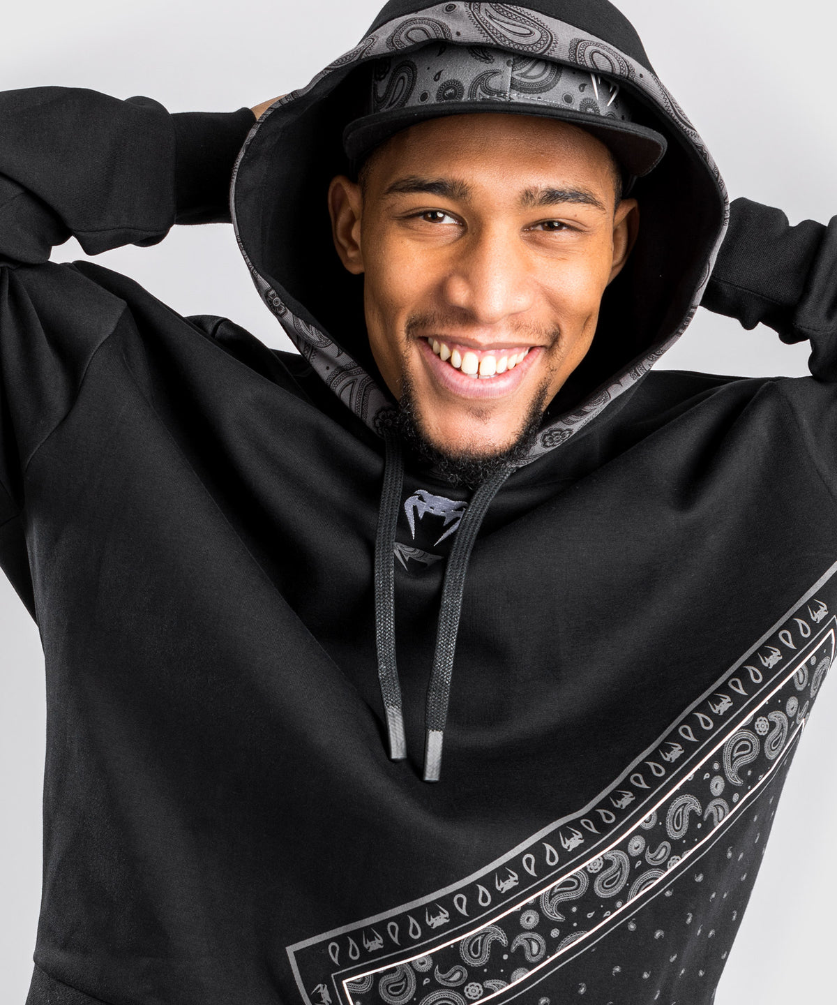 Sweatshirt à Capuche XL Venum Cali 34 - Oversize- Noir