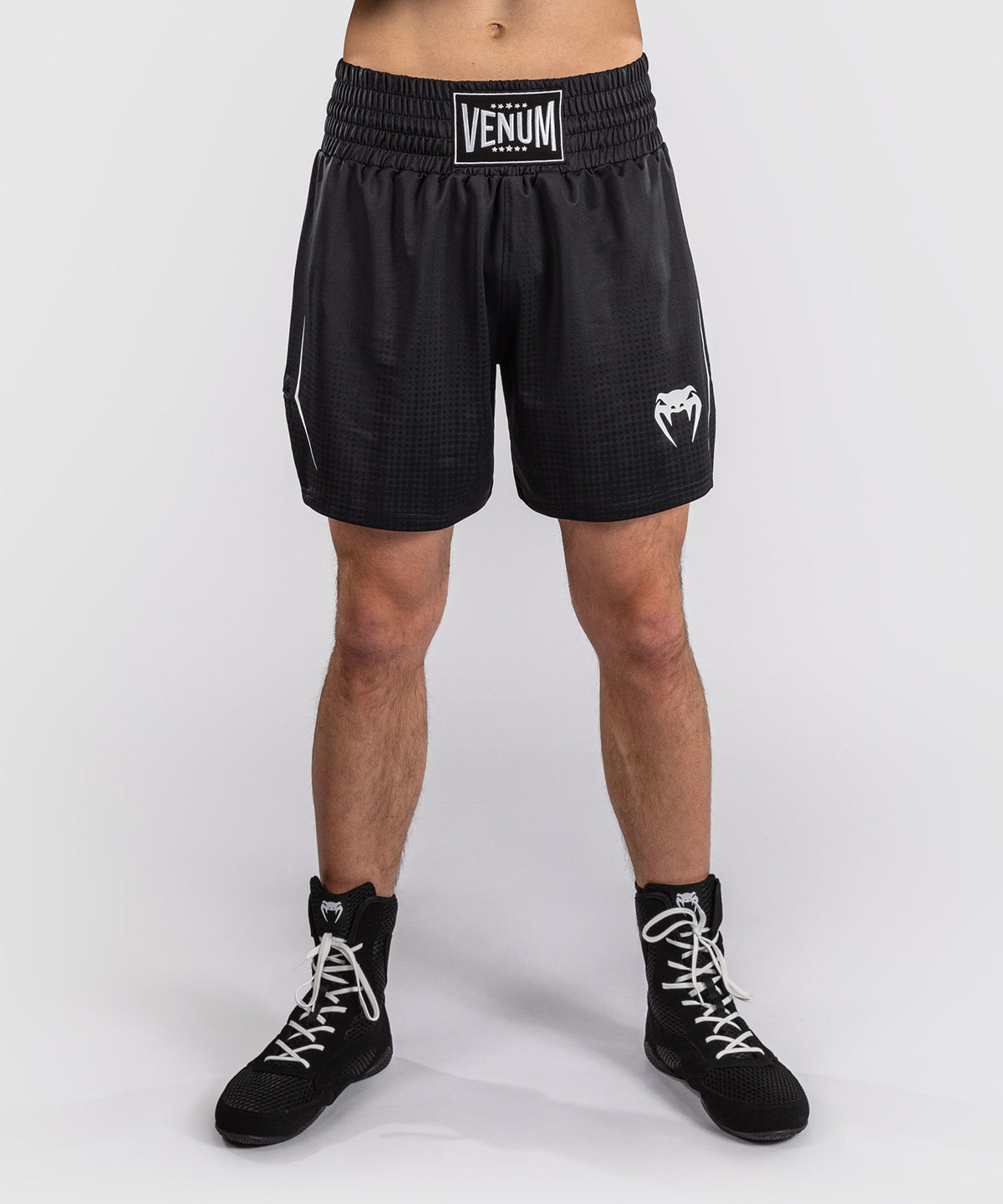 Short de Boxe Venum Stealth – Noir/Blanc