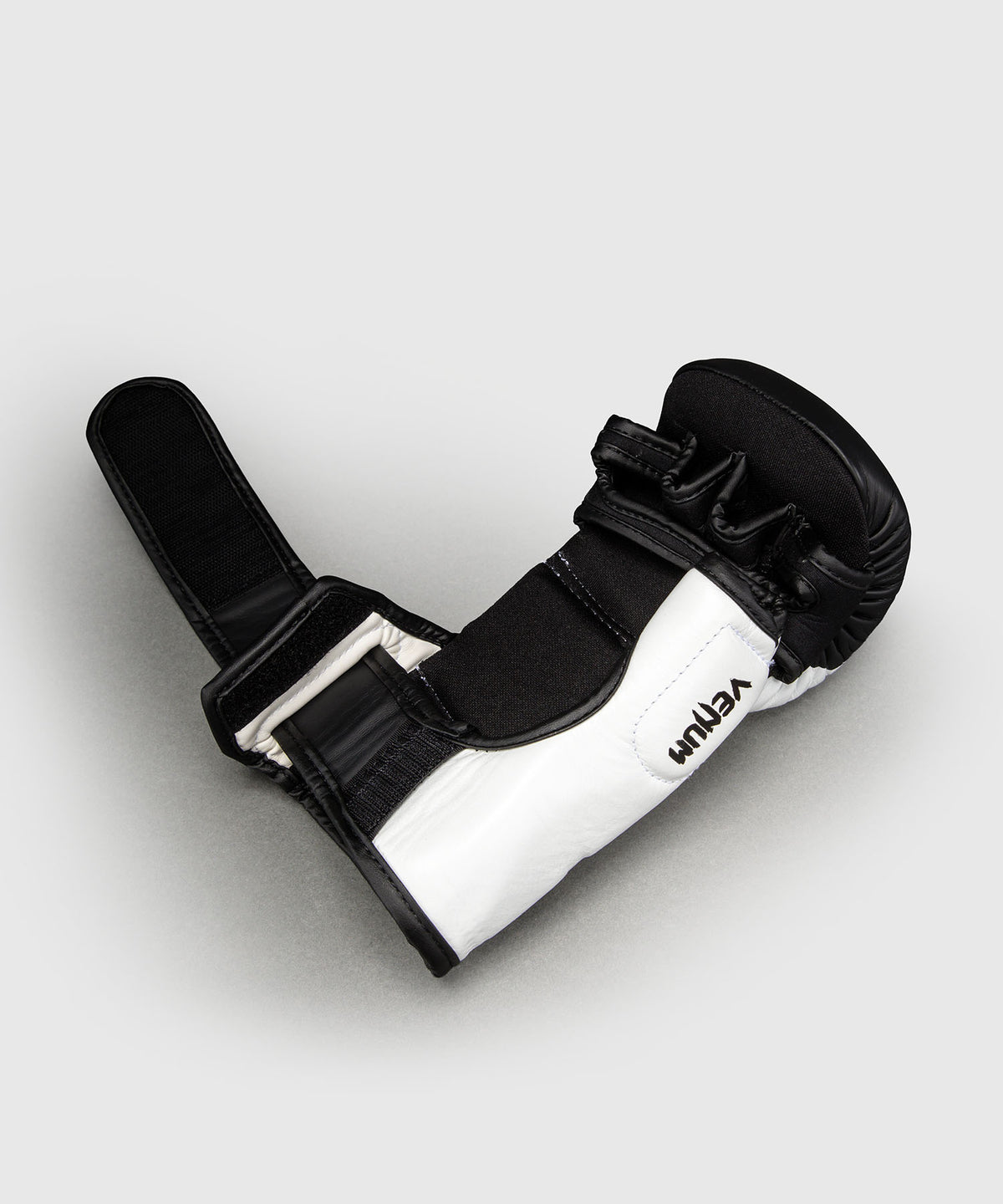 Gants de Sparring en Cuir Venum Attack 2.0 – Noir/Blanc