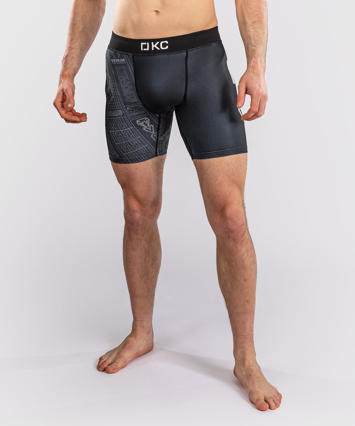 Short de Compression Karate Combat by Venum – Noir/Gris