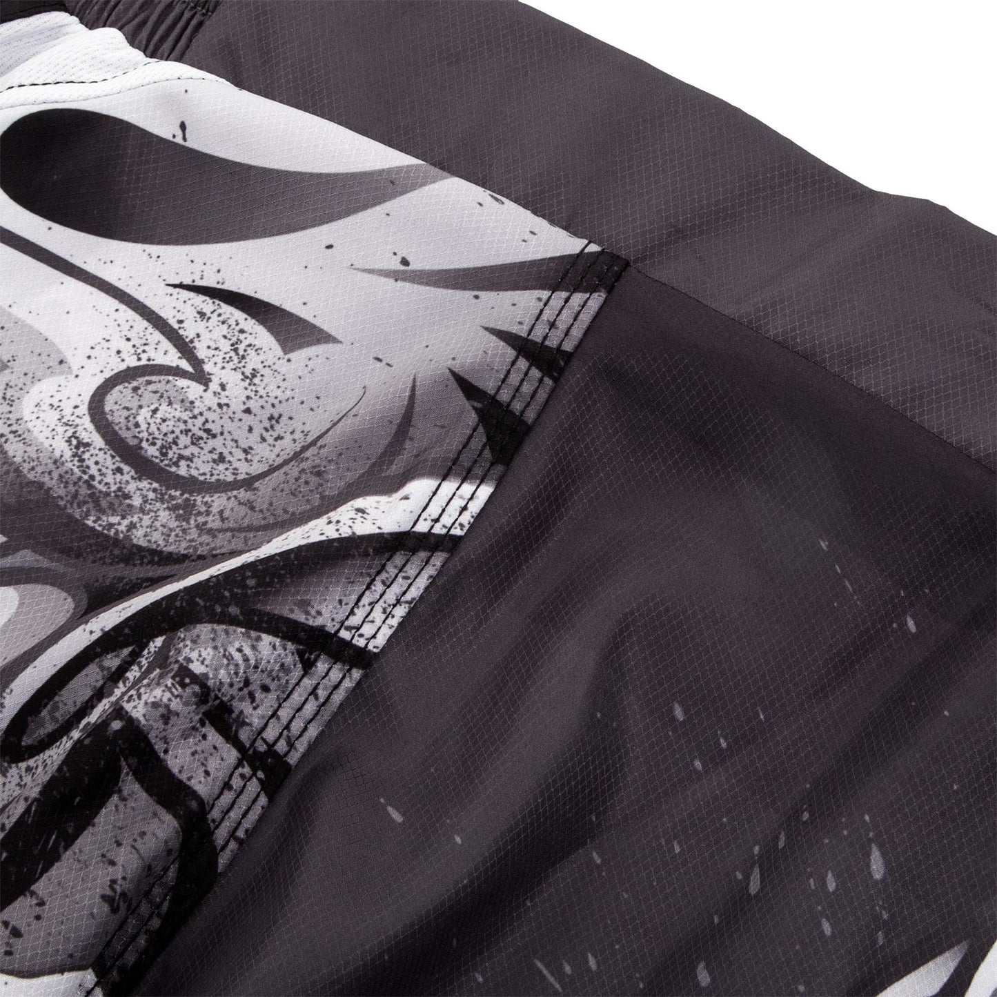 Venum Devil Kampfshorts - Weiß/Schwarz
